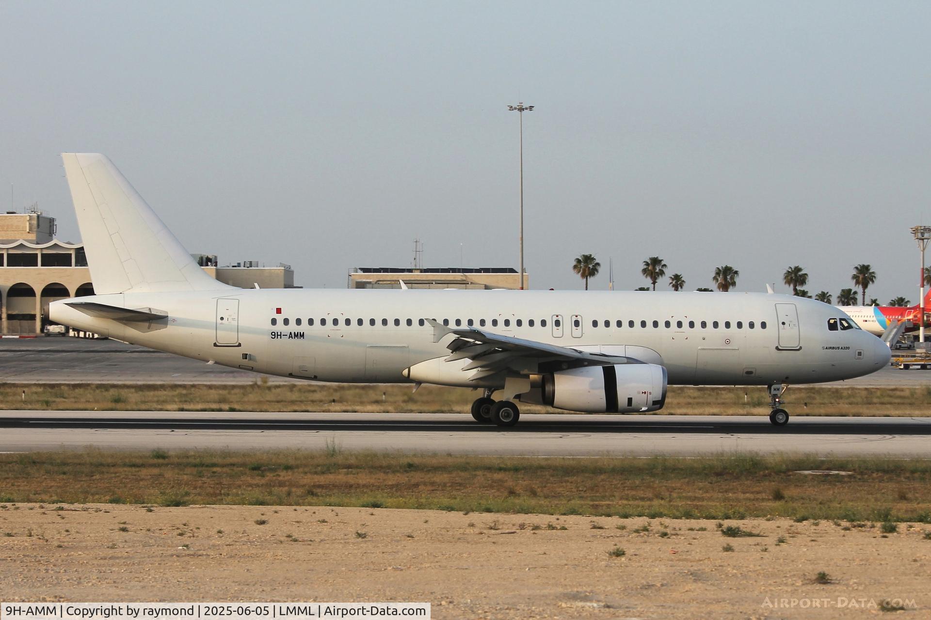 9H-AMM, 2007 Airbus A320-214 C/N 3125, Avion Express Malta Airbus A320-214 reg 9H-AMM bracking on the runway after landing on RW13 in Malta. Aircraft leased to KM Malta Airlines.