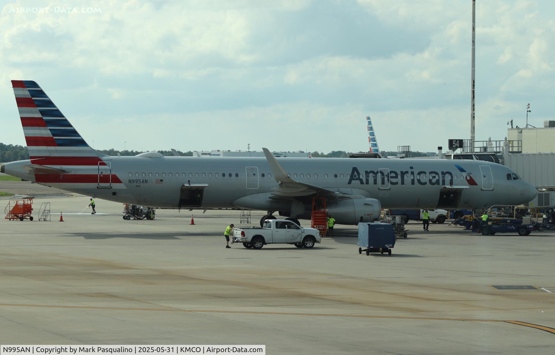 N995AN, 2016 Airbus A321-231 C/N 7301, Airbus A321-231