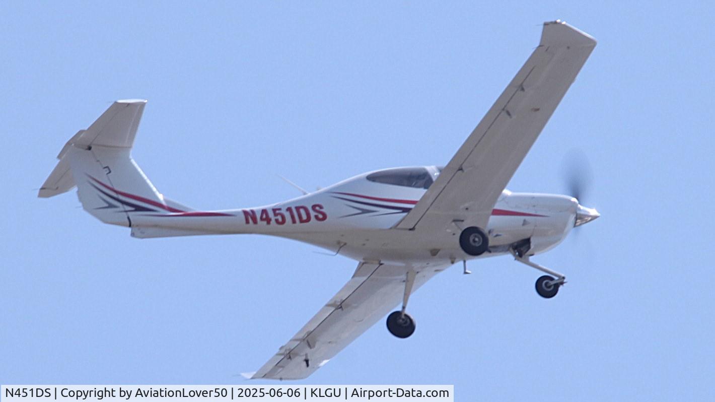 N451DS, 2012 Diamond DA-40 Diamond Star C/N 40.1136, USU DA40