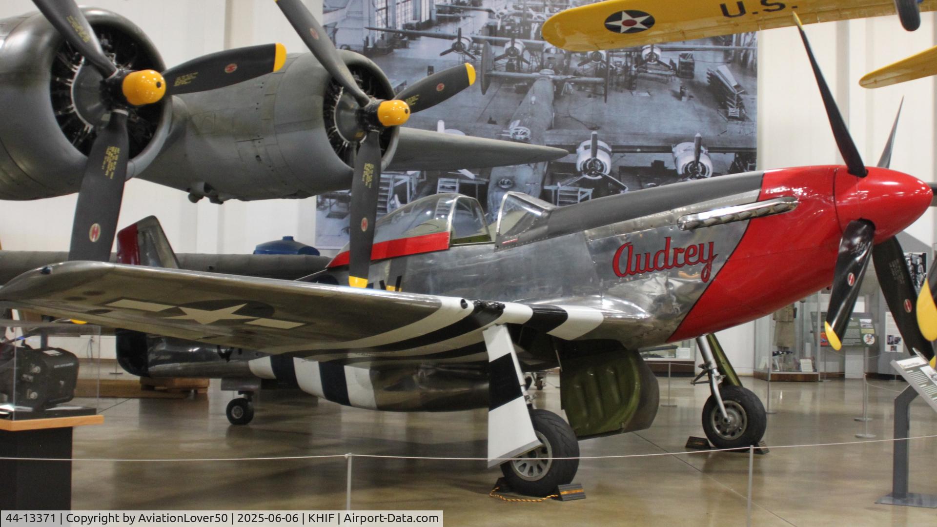 44-13371, North American P-51D Mustang C/N 118-27004, P-51D
