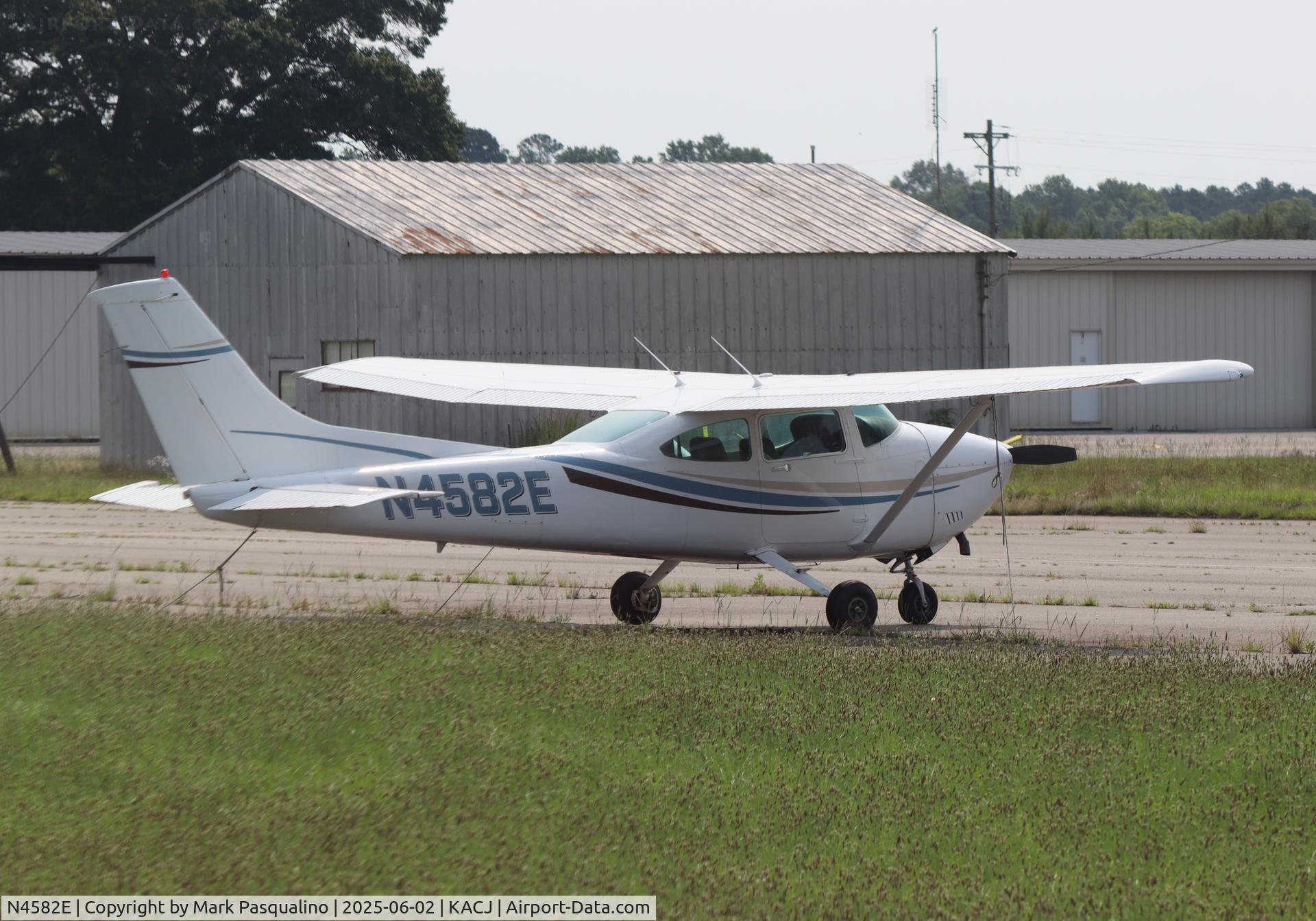 N4582E, 1982 Cessna 182R Skylane C/N 18268245, Cessna 182R