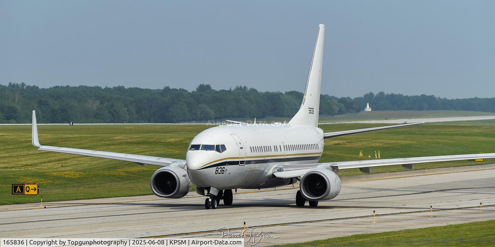 165836, 2004 Boeing C-40A Clipper C/N 33836, CONVOY4976
VR-61   NAS Whidbey Island, WA