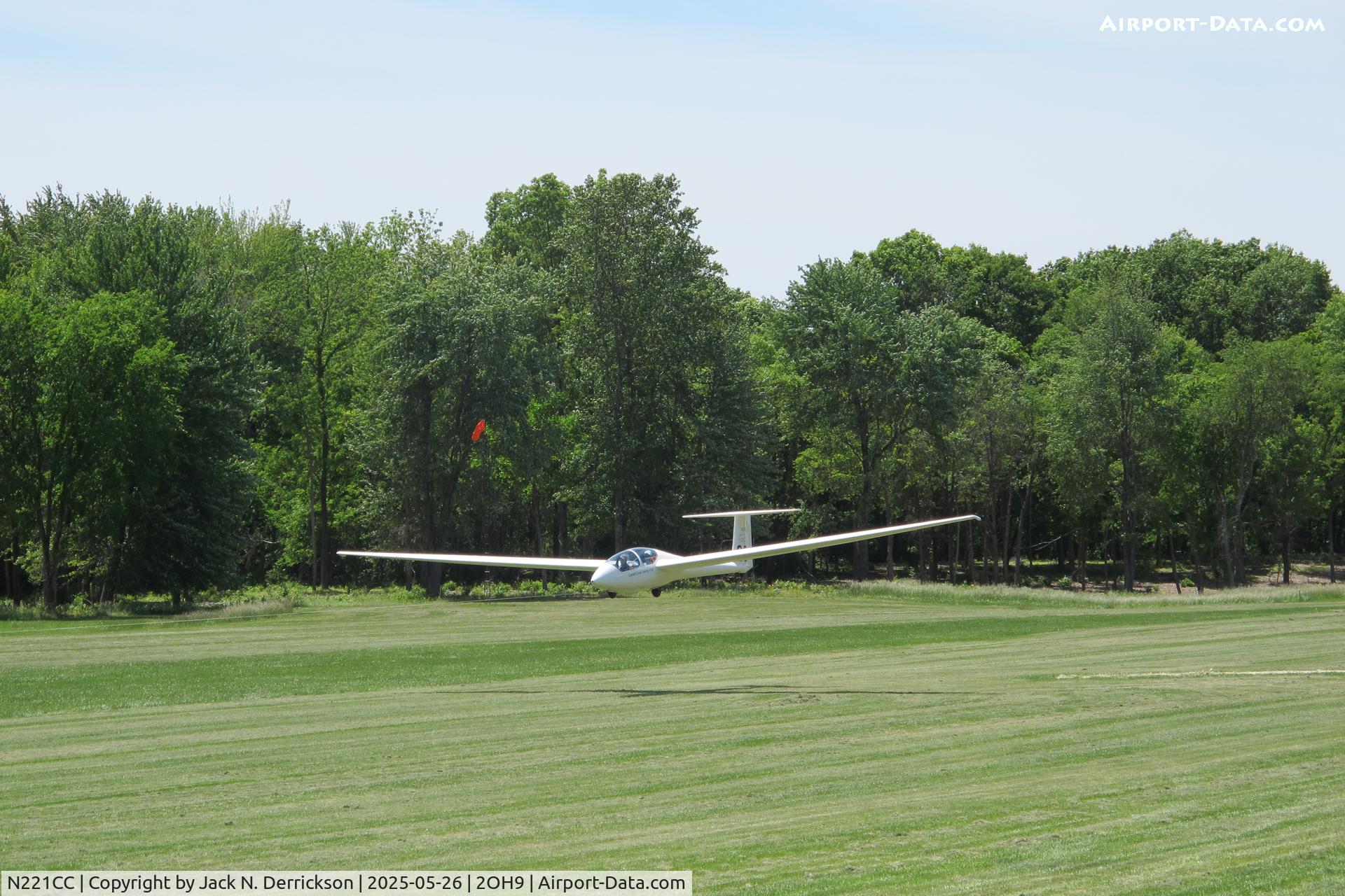 N221CC, 2001 Schleicher ASK-21 C/N 21733, Wright Memorial