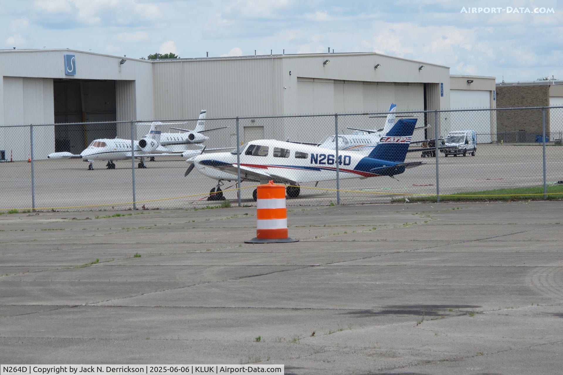 N264D, 2016 Piper PA-28-181 C/N 2843825, Lunken