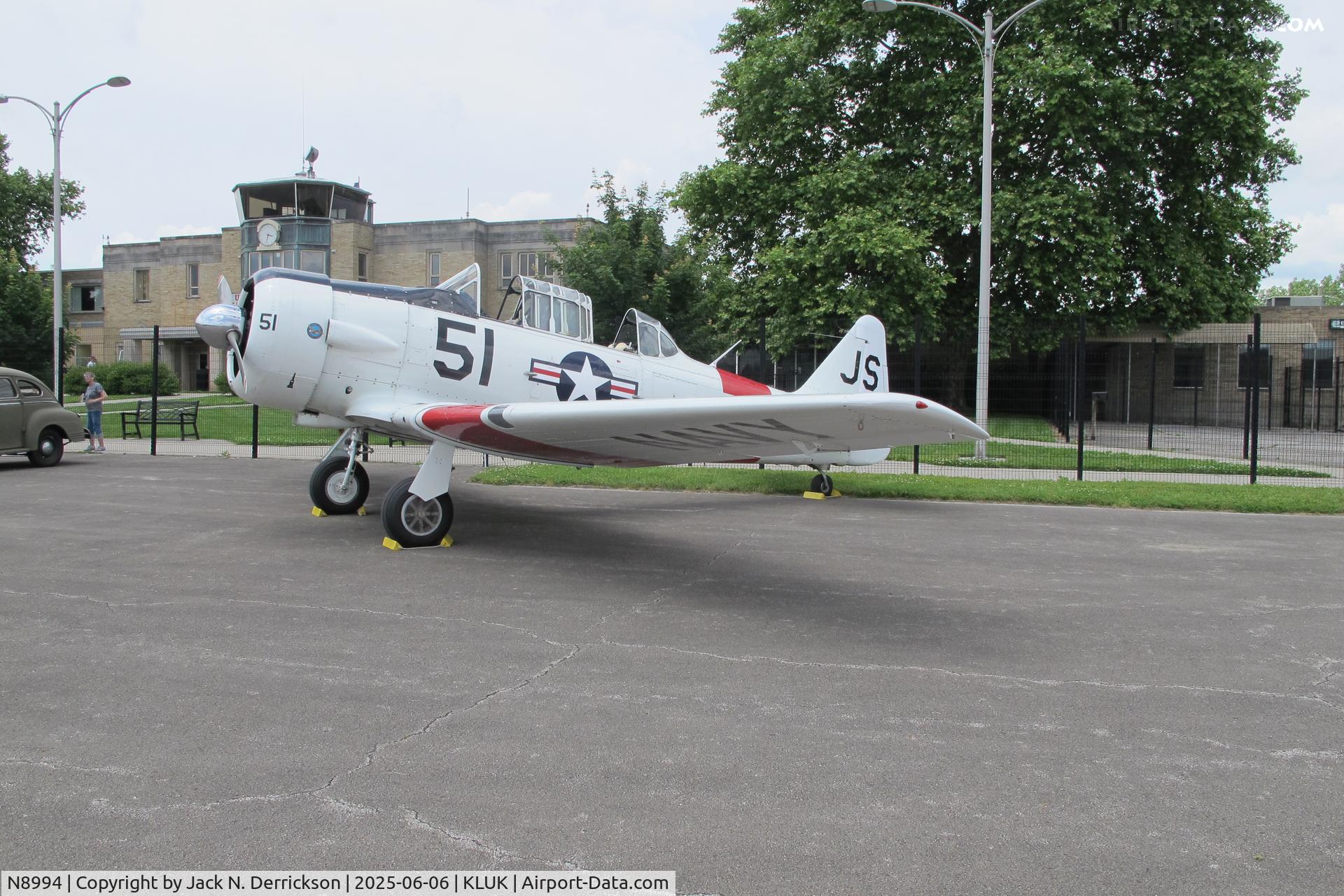 N8994, 1943 Noorduyn AT-16 Harvard II C/N 66-2814, Lunken