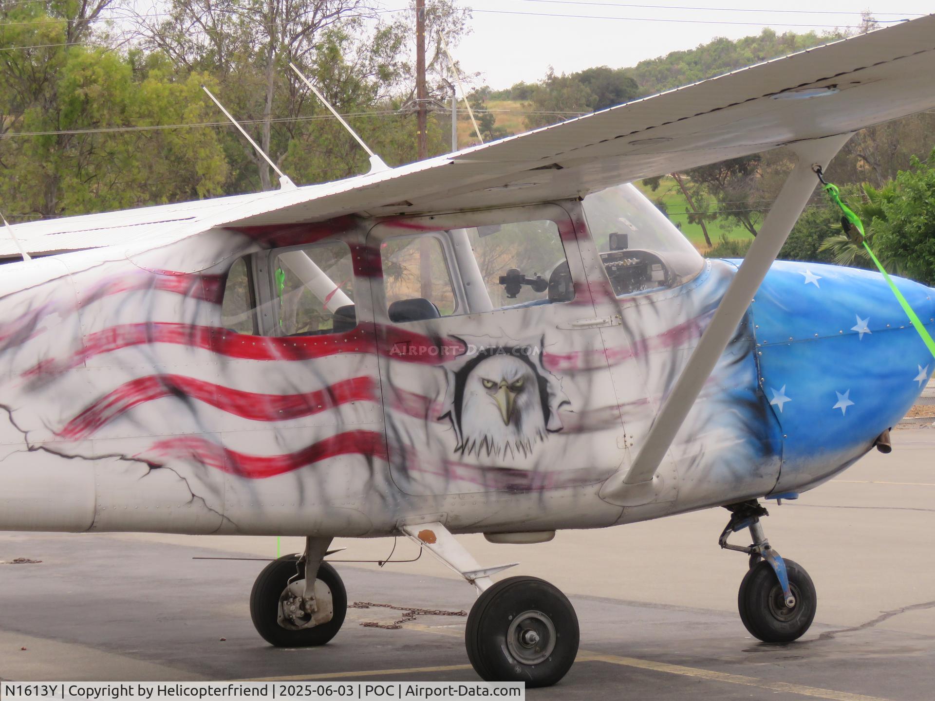 N1613Y, 1962 Cessna 172C C/N 17249313, Unique paint scheme
