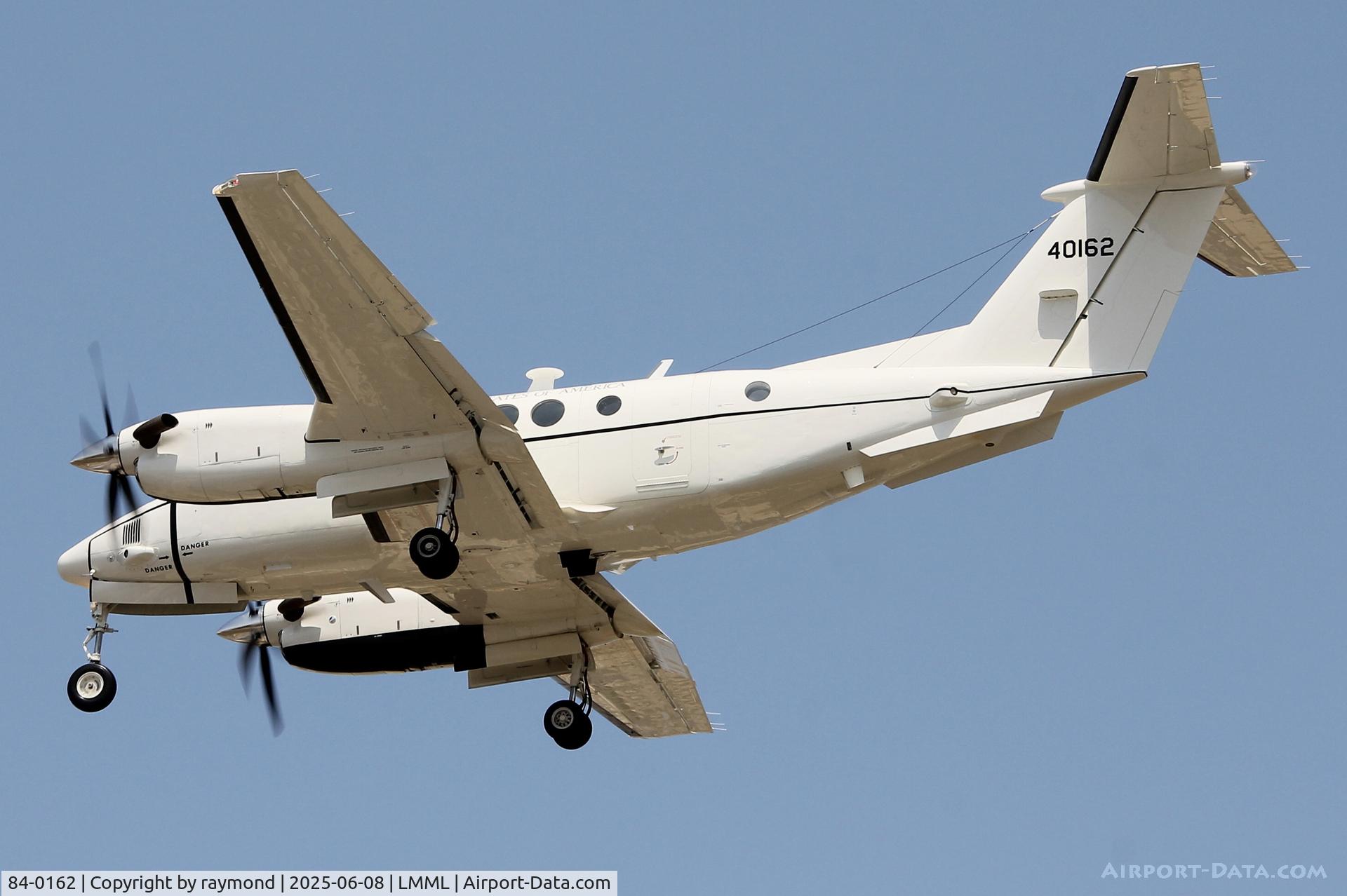 84-0162, 1984 Beech C-12U Huron C/N BL-092, Beech C-12U Huron reg 84-0162 of United States Army landing in Malta RW23 arriving from Milan.