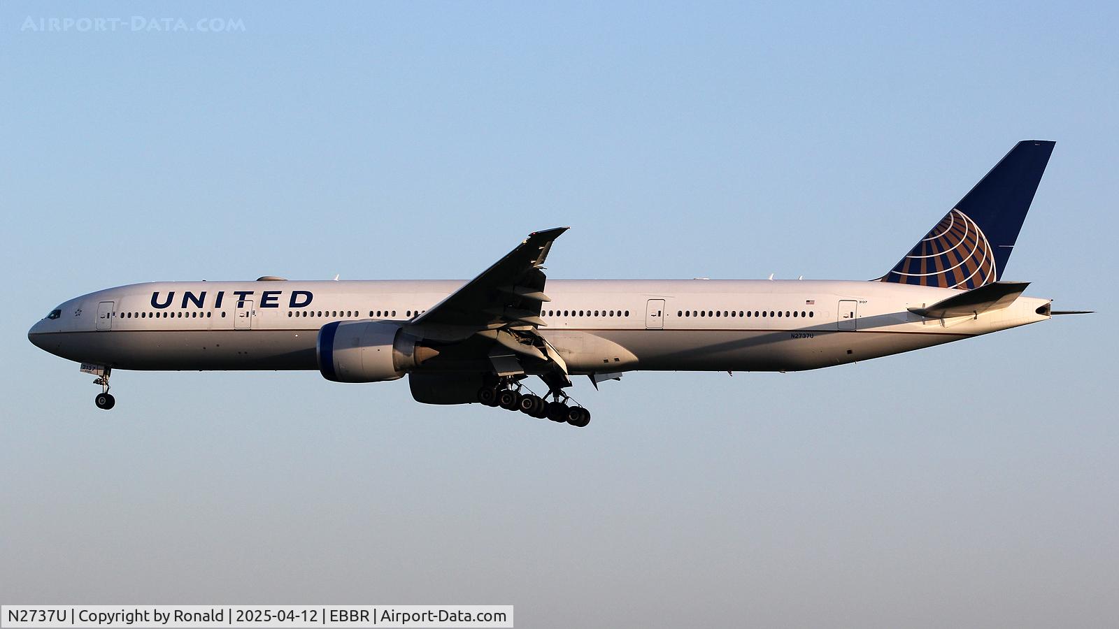 N2737U, 2017 Boeing 777-300/ER C/N 62647, at ebbr