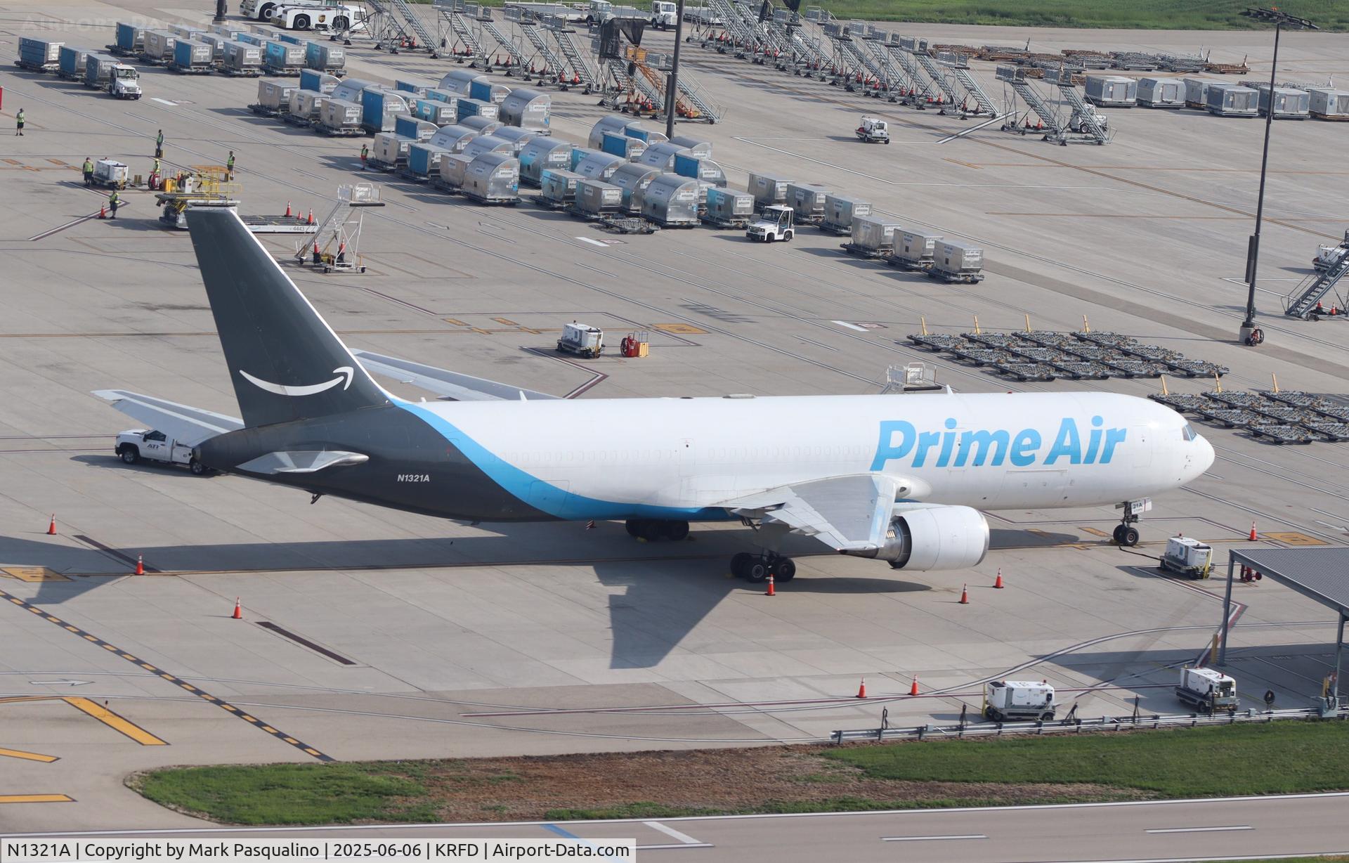 N1321A, 1995 Boeing 767-306/ER C/N 27957, Boeing 767-306/ER