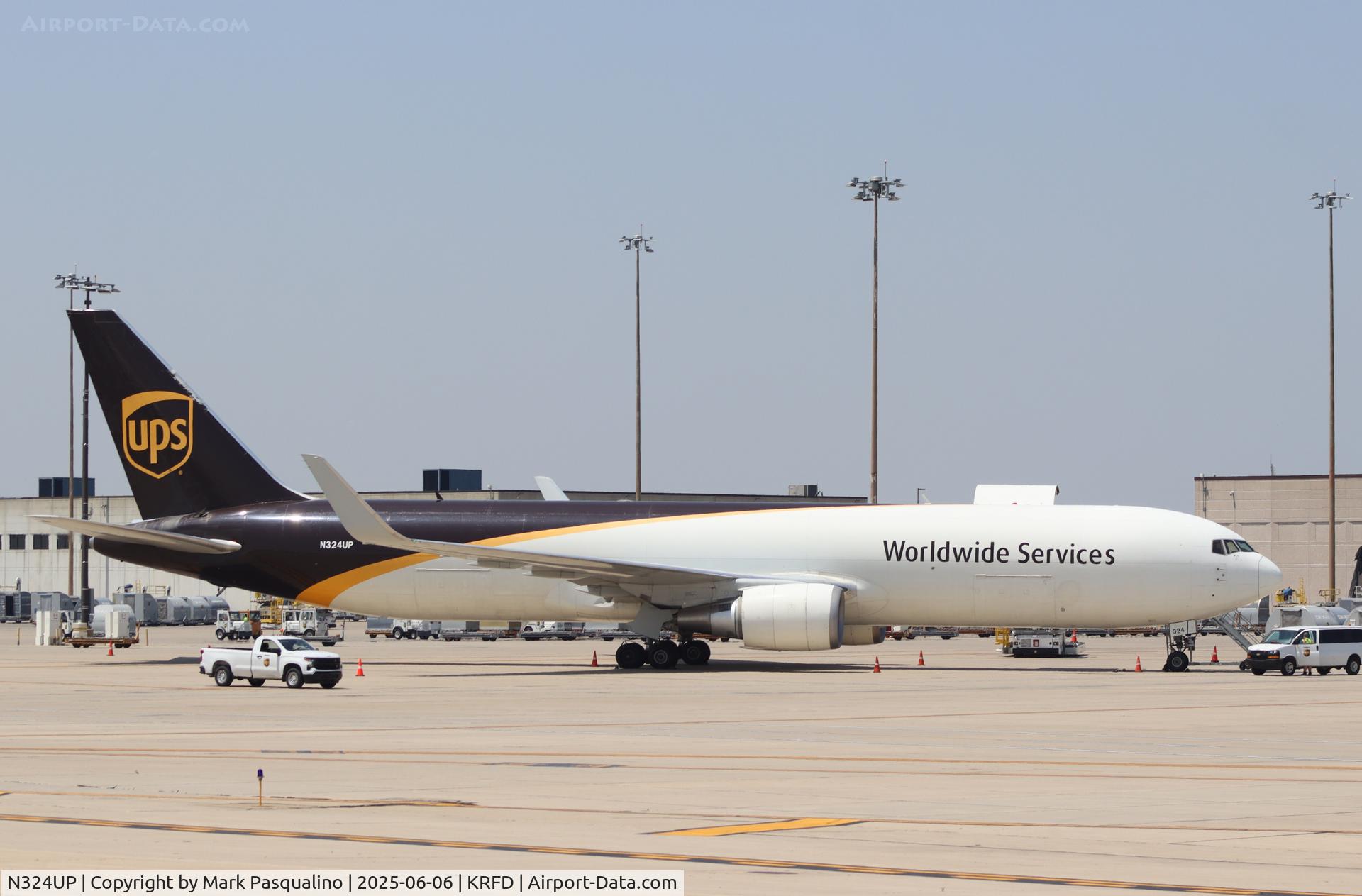 N324UP, 1998 Boeing 767-34AF C/N 27750, Boeing 767-34AF