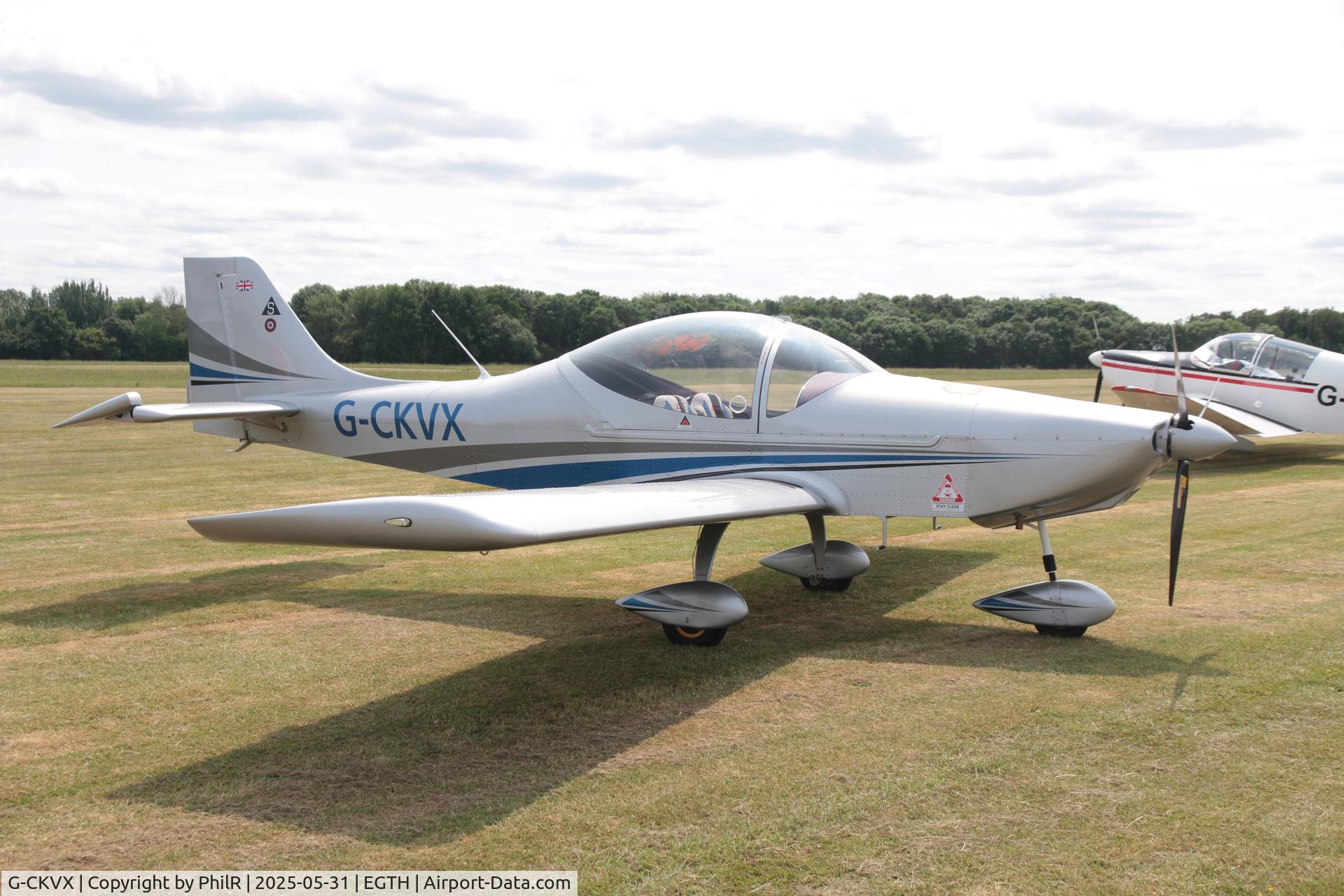 G-CKVX, 2018 Breezer Breezer M400 C/N UL142, G-CKVX 2018 Ascent Industries Ltd Breezer  M400 Military Day Old Warden