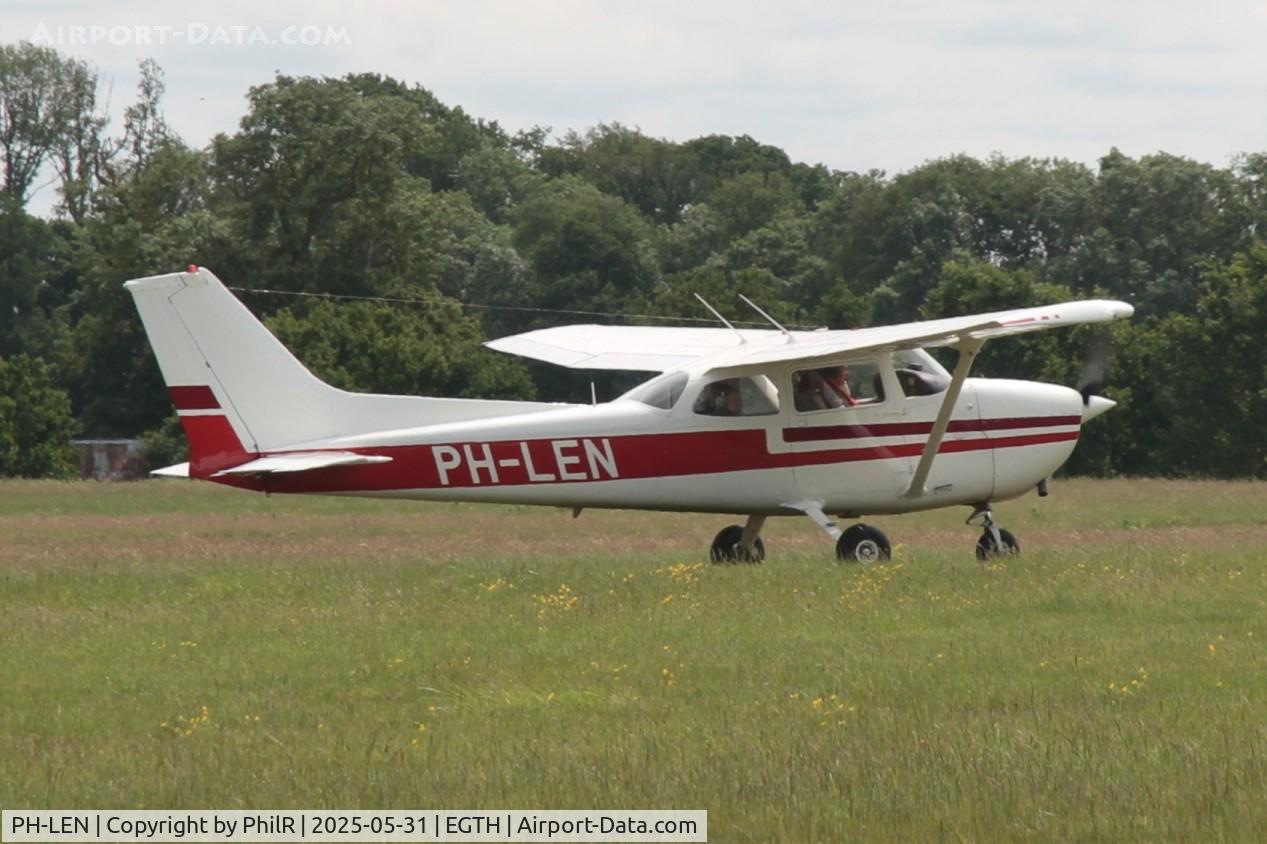 PH-LEN, Reims F172N Skyhawk C/N 1619, PH-LEN Cessna F172N Skyhawk Military Day Old Warden 