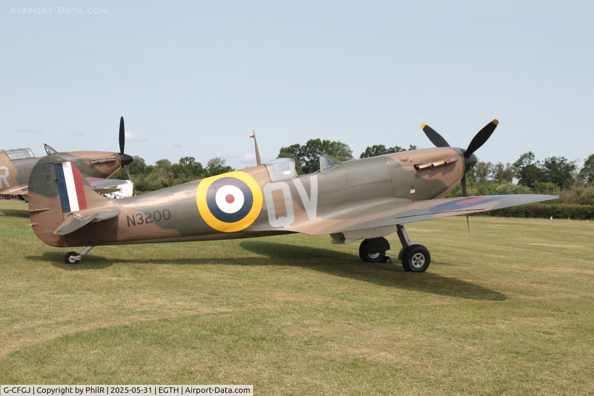 G-CFGJ, 1939 Supermarine Spitfire 1 C/N 441, N3200 (G-CFGJ) 1939 VS Spitfire la RAF Military Day Old Warden 31.05.25