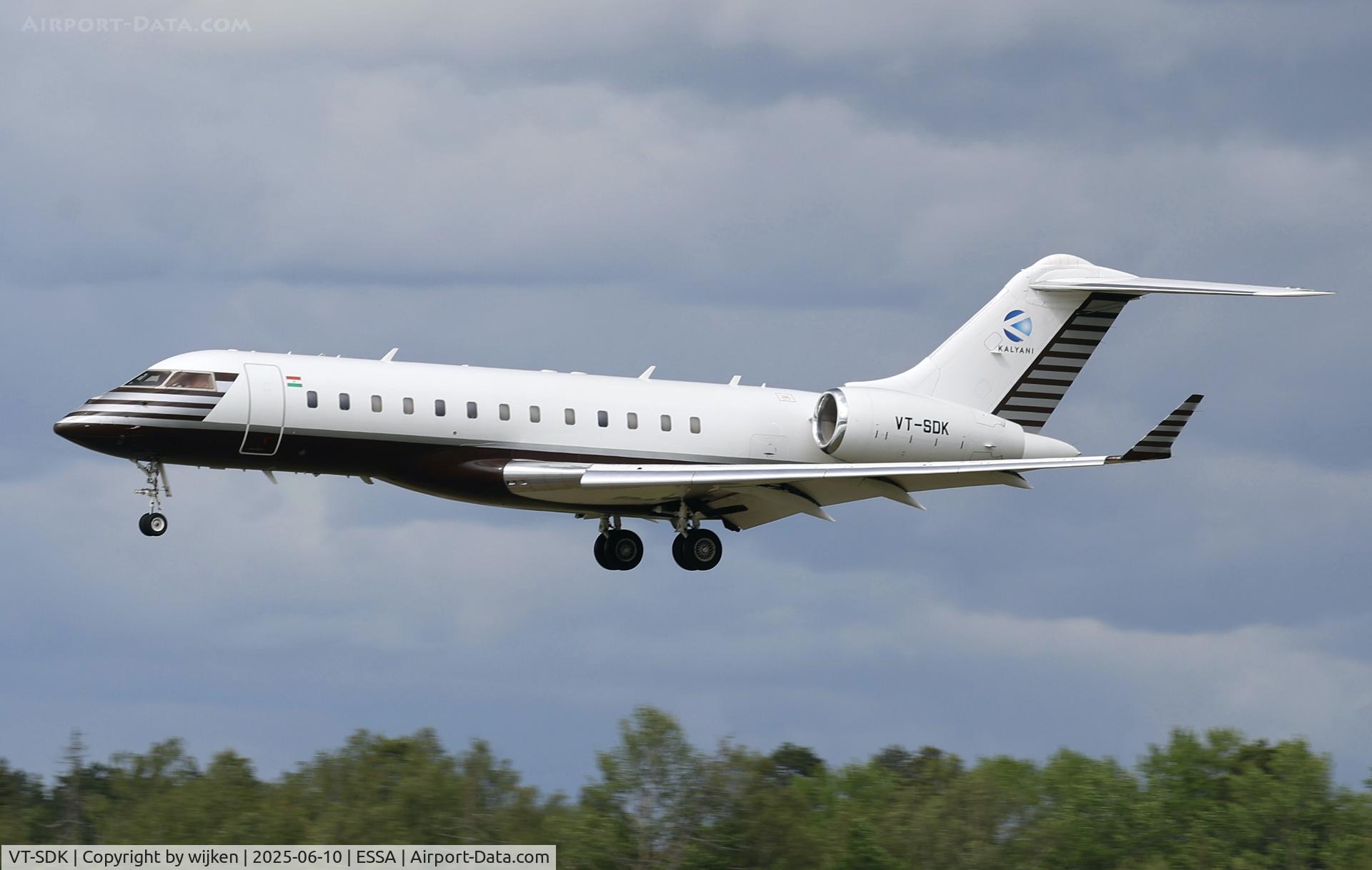 VT-SDK, 2007 Bombardier BD-700 1A10 Global Express C/N 9228, Rwy 26