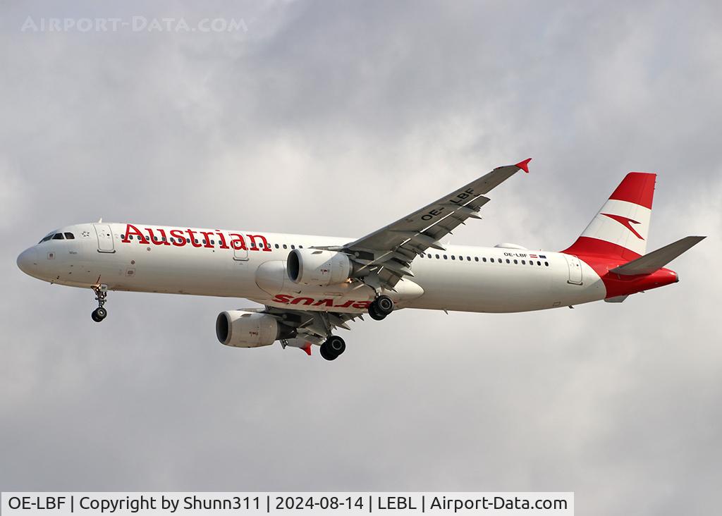 OE-LBF, 2001 Airbus A321-211 C/N 1458, Landing rwy 24R in new c/s
