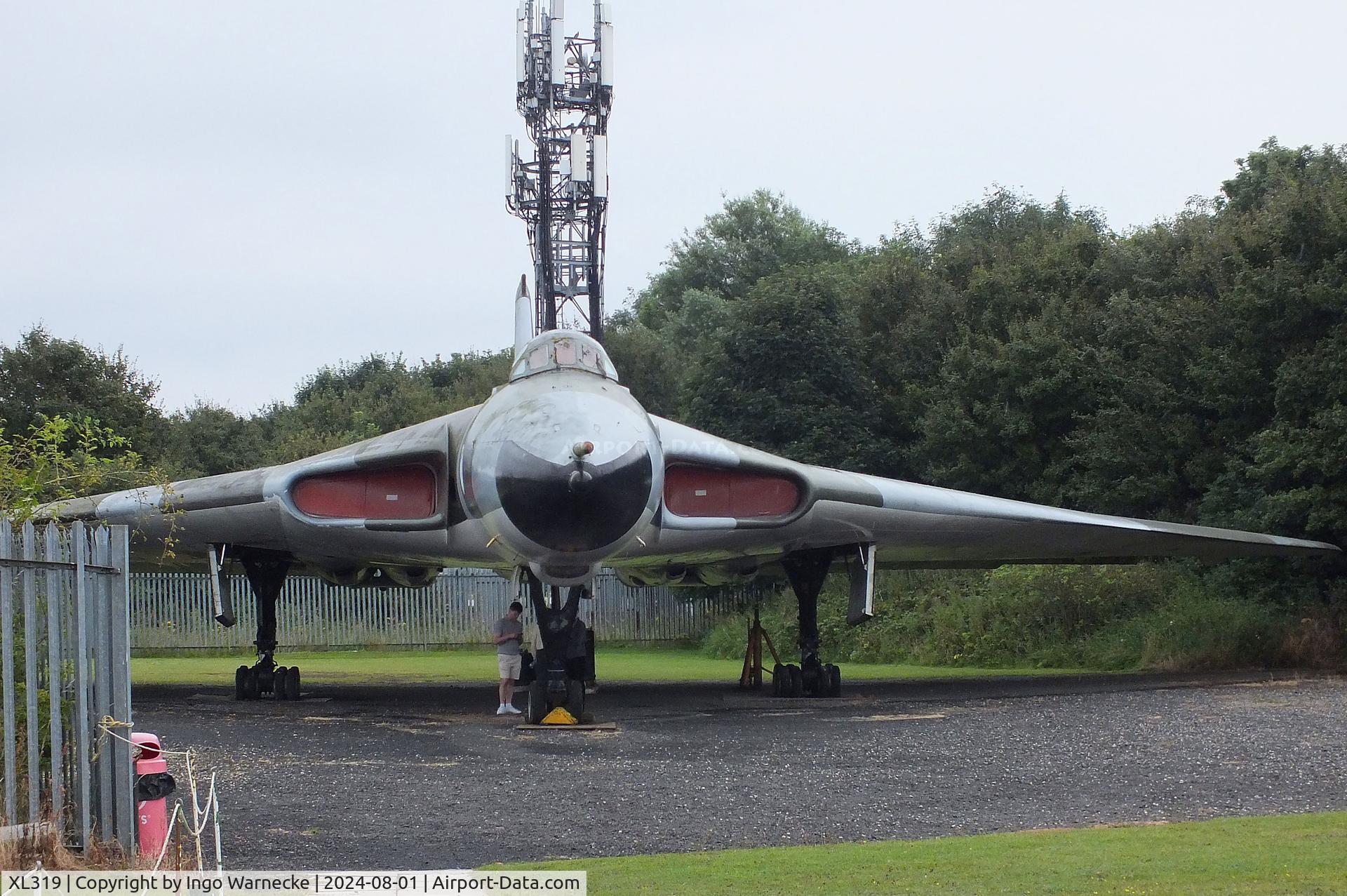 XL319, 1961 Avro Vulcan B.2 C/N Set 28, Avro Vulcan B2 at the NELSAM, Sunderland