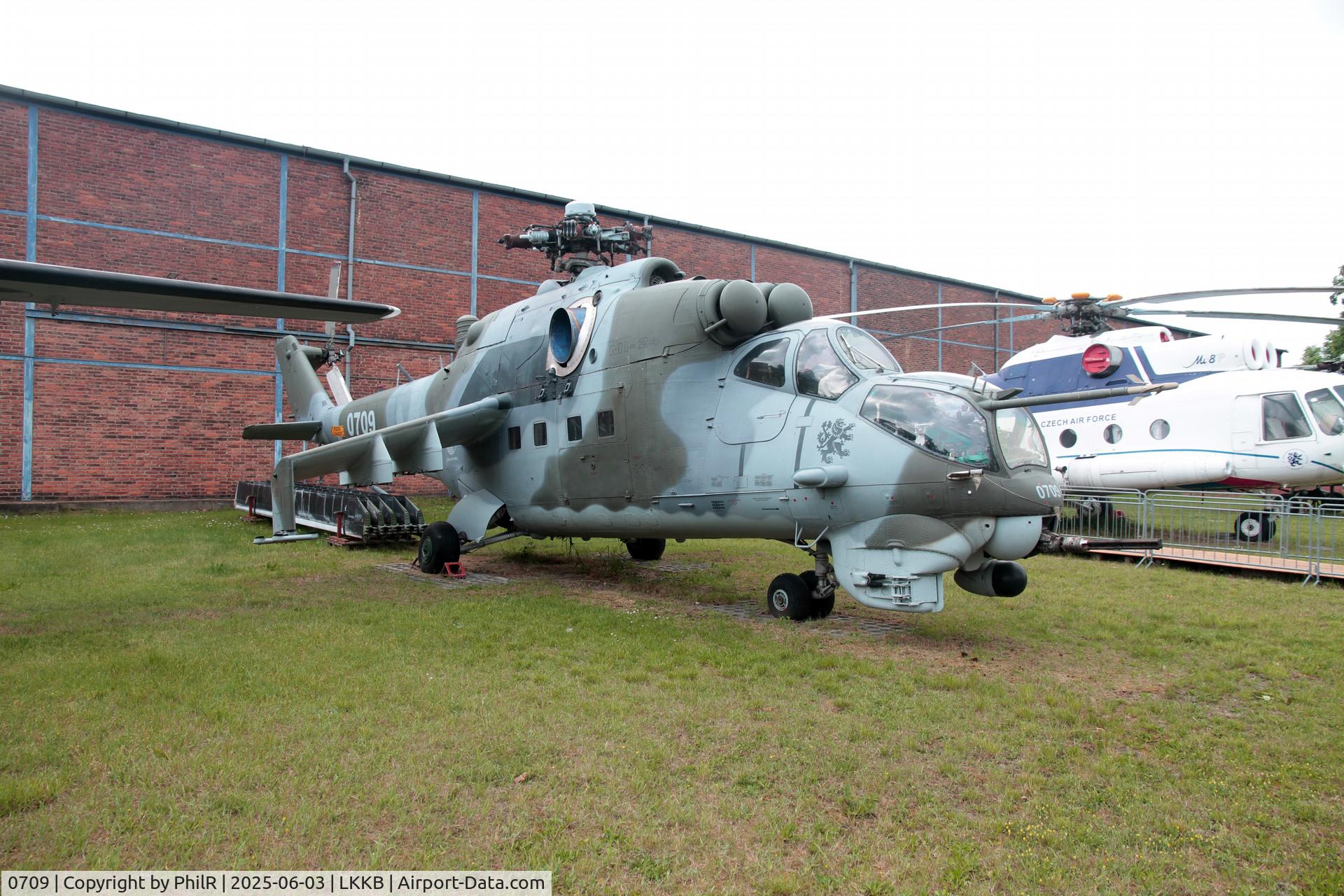 0709, Mil Mi-24V Hind E C/N 730709, 0709 1985 Mil Mi-24V Kbely Aviation Museum