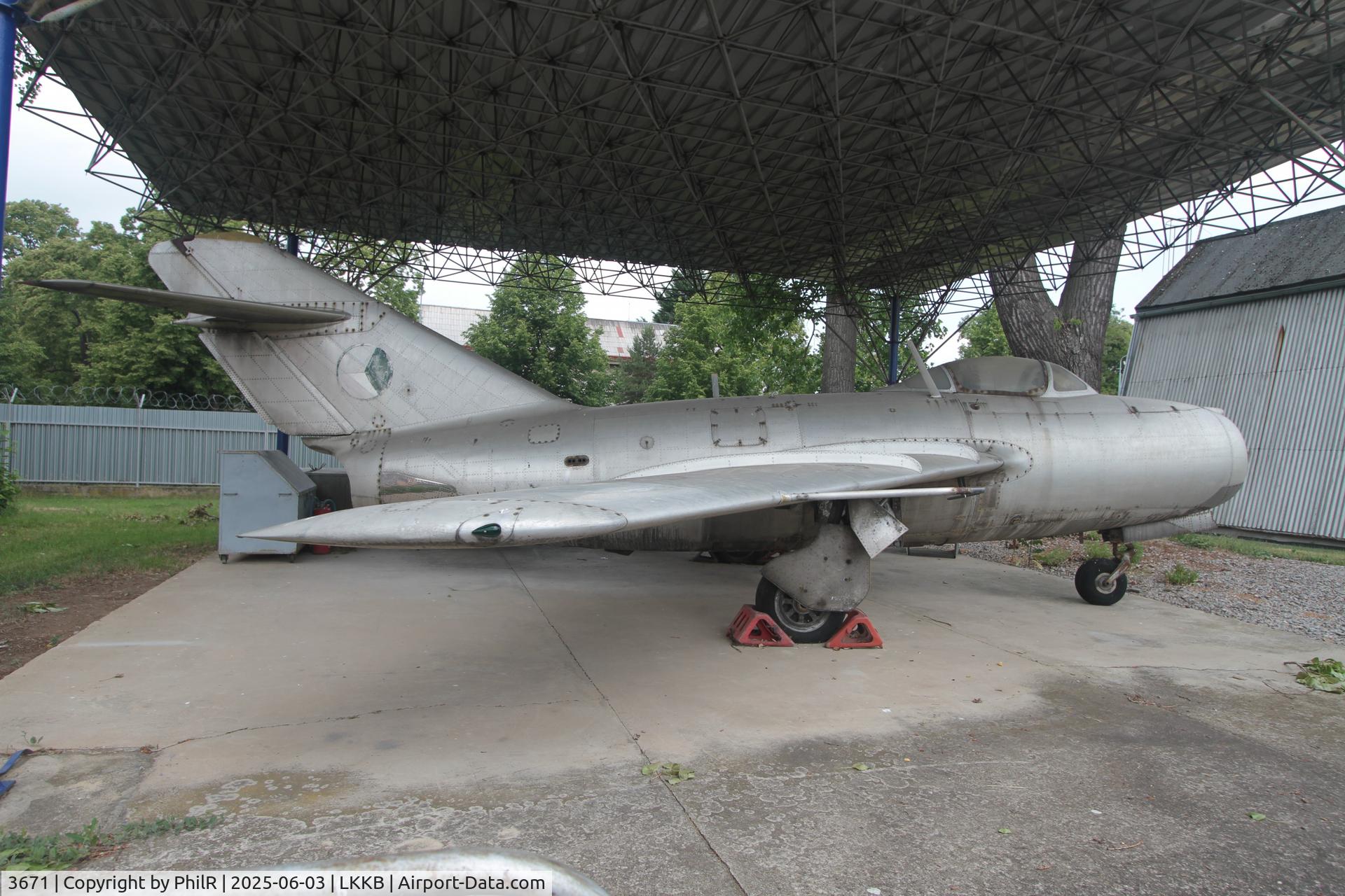 3671, , 3671 Mikoyan-Gurevich MiG-15bis R Kbely Aviation Museum