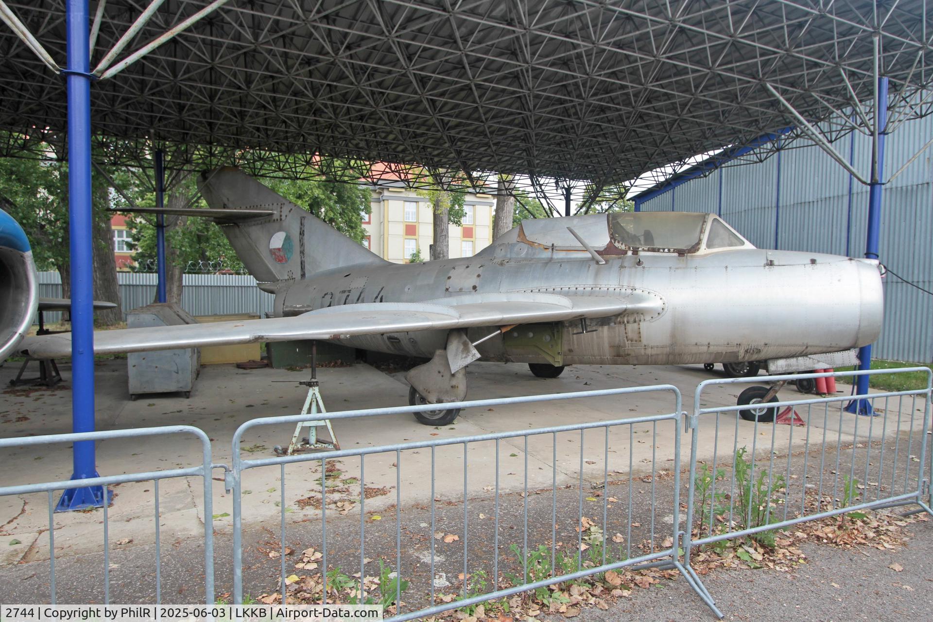 2744, Mikoyan-Gurevich MiG-15UTI (CS-102) C/N 612744, 2744 Aero CS-102 (MiG-15UTI) Kbely Aviation Museum