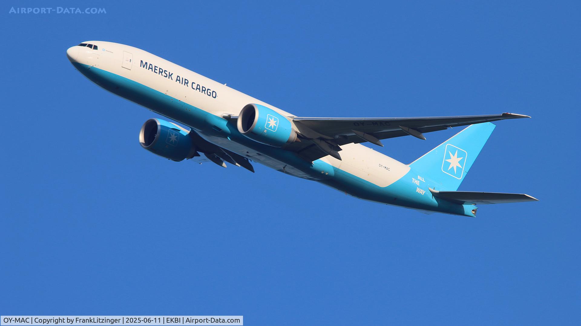 OY-MAC, 2024 Boeing 777F C/N 67867, Turning into ILS RWY 27 in Billund at approximately 2000ft.