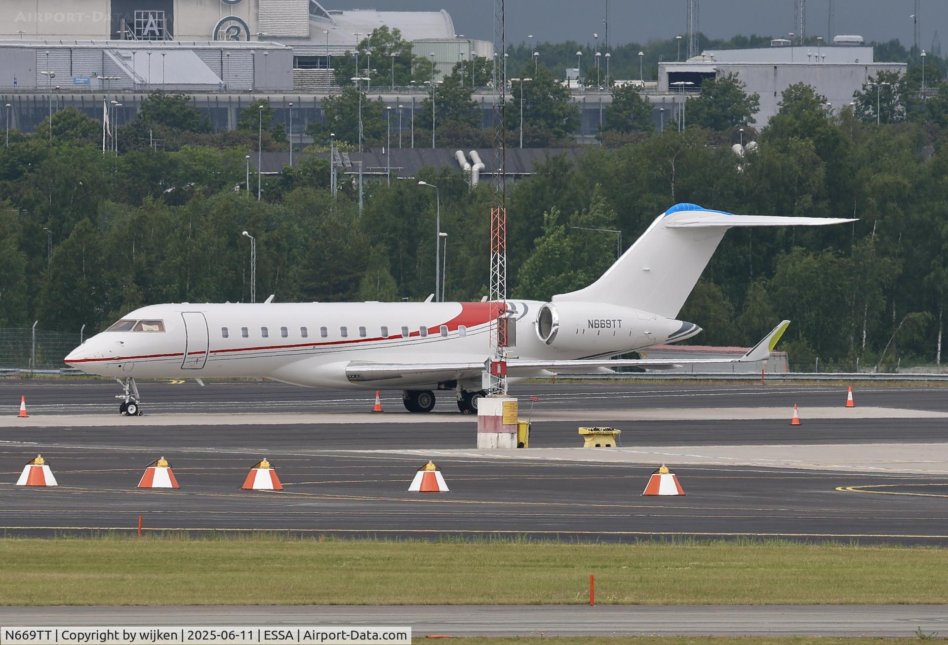 N669TT, 2019 Bombardier Global 6000 C/N 9831, Ramp M