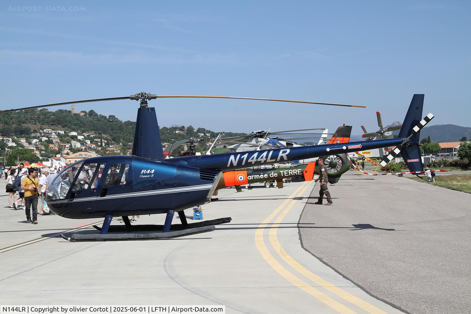 N144LR, Robinson R44 Clipper II C/N 12242, 2025 Hyères open door day