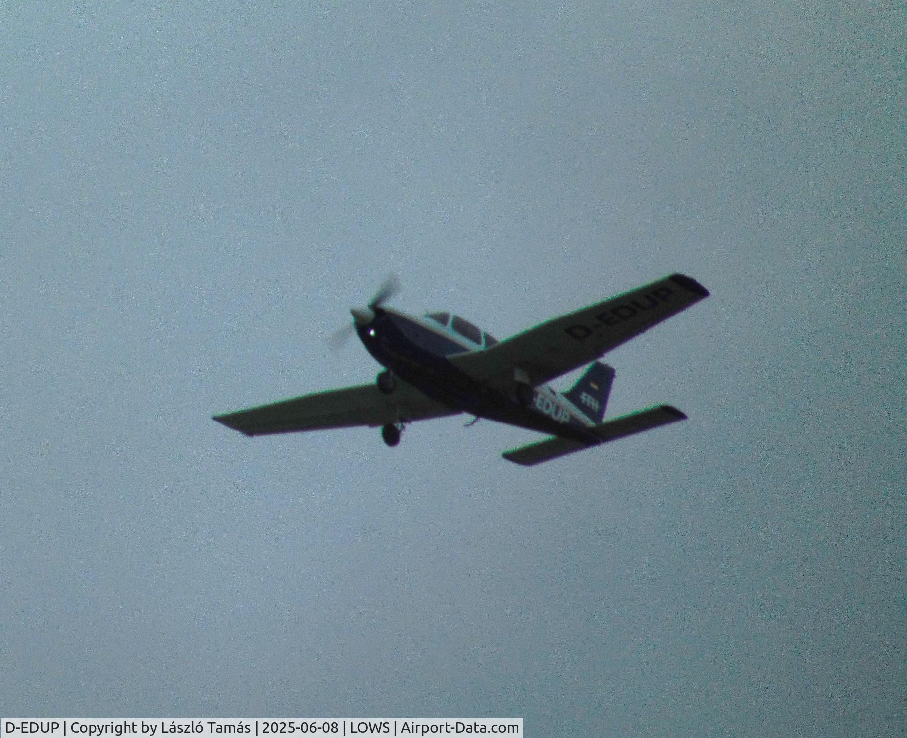 D-EDUP, Piper PA-28-181 Archer II C/N 28-8190081, Take off from Salzburg airport...