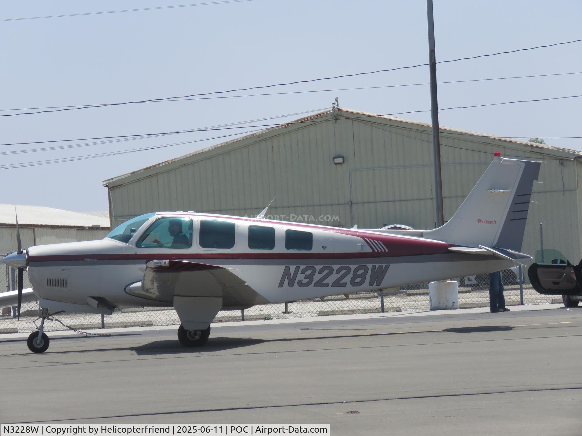 N3228W, 1995 Beech A36 Bonanza 36 C/N E-2928, Stopped in transit parking