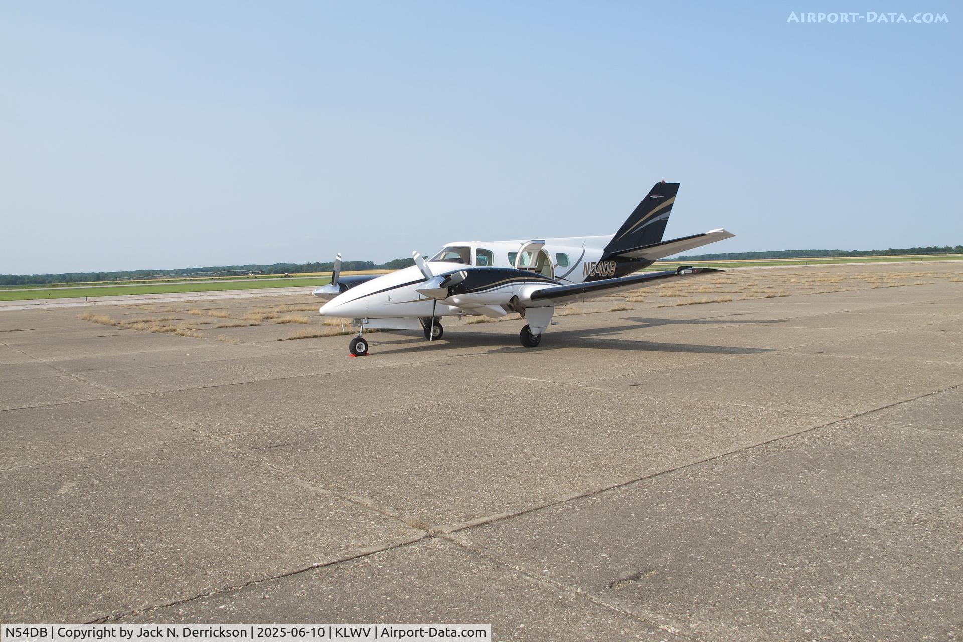 N54DB, 1970 Beech 60 C/N P-127, On the ramp.
