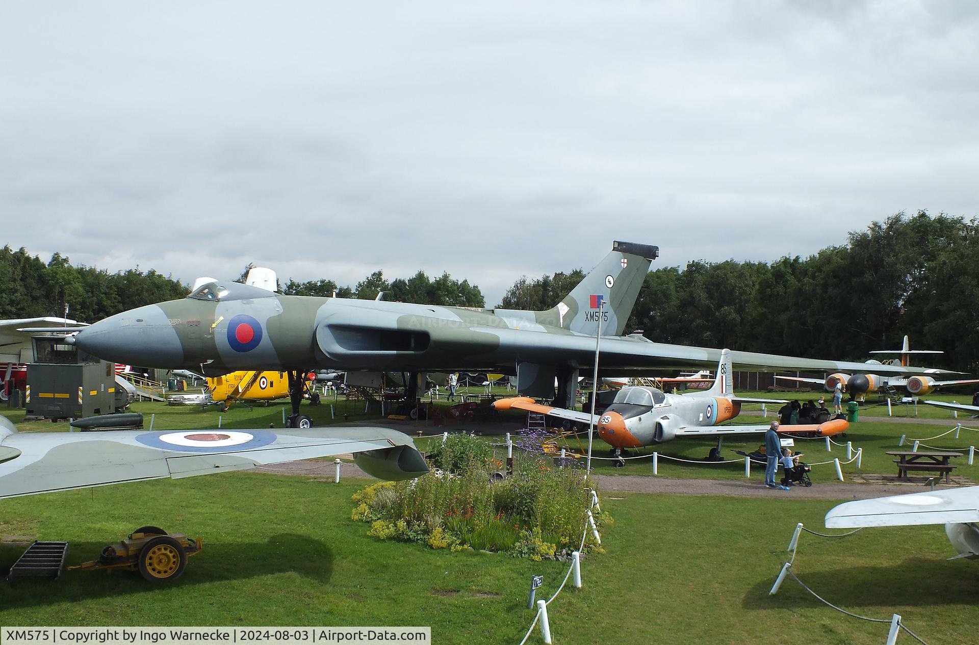 XM575, 1959 Avro Vulcan B.2A C/N Set 56, Avro Vulcan B2A at the East Midlands Aeropark, Castle Donington