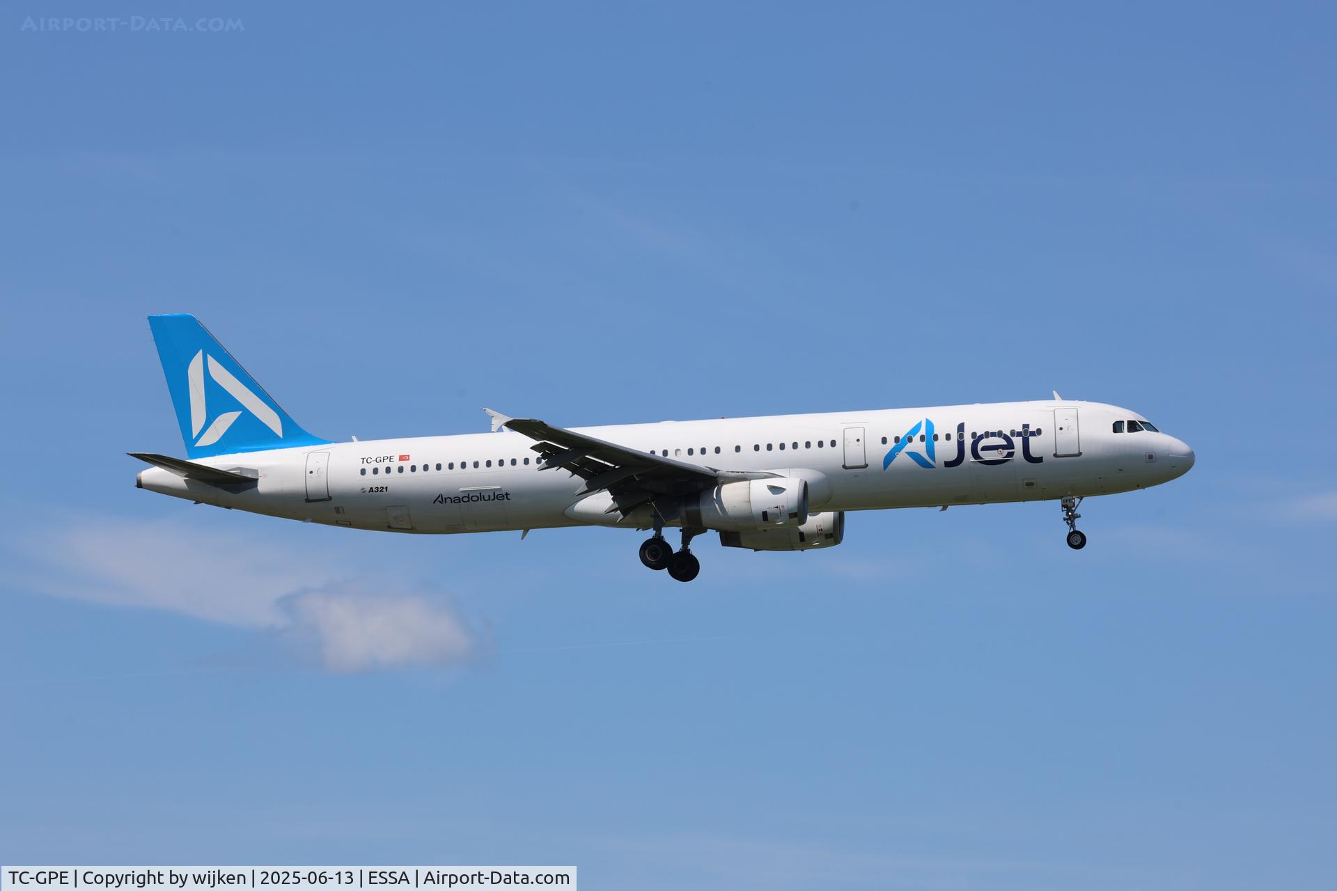 TC-GPE, 2006 Airbus A321-232 C/N 2916, Rwy 01L