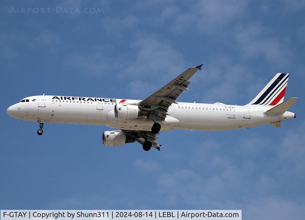 F-GTAY, 2010 Airbus A321-212 C/N 4251, Landing rwy 24R in modified new c/s