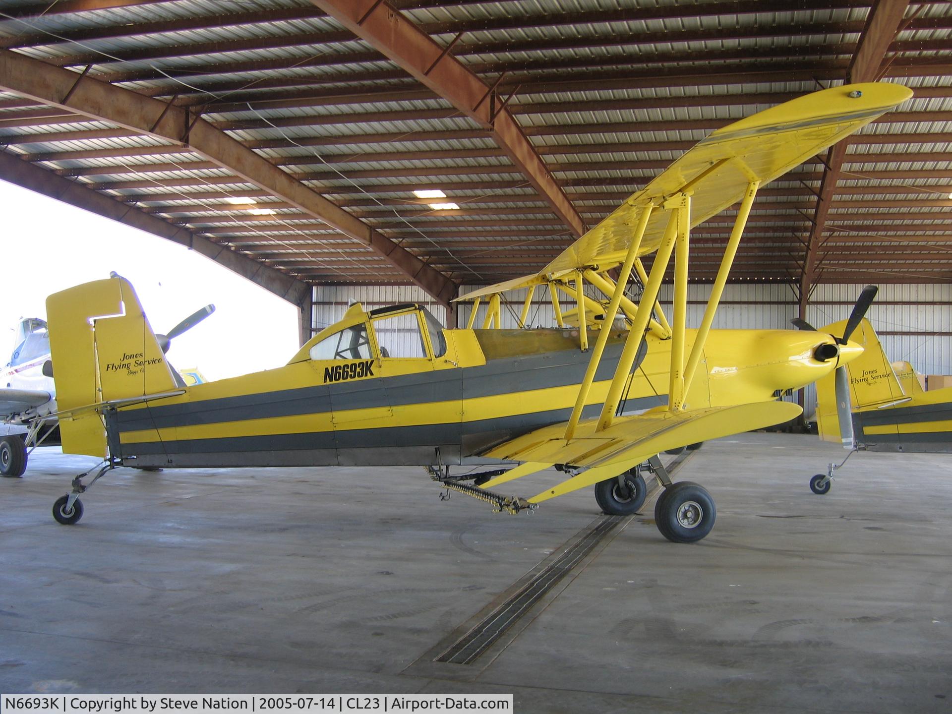 N6693K, 1978 Grumman-Schweizer G-164C C/N 22 C, Chuck Jones Flying Service 1978 Schweizer G-164C Ag-Cat rigged as sprayer at their Biggs, CA base