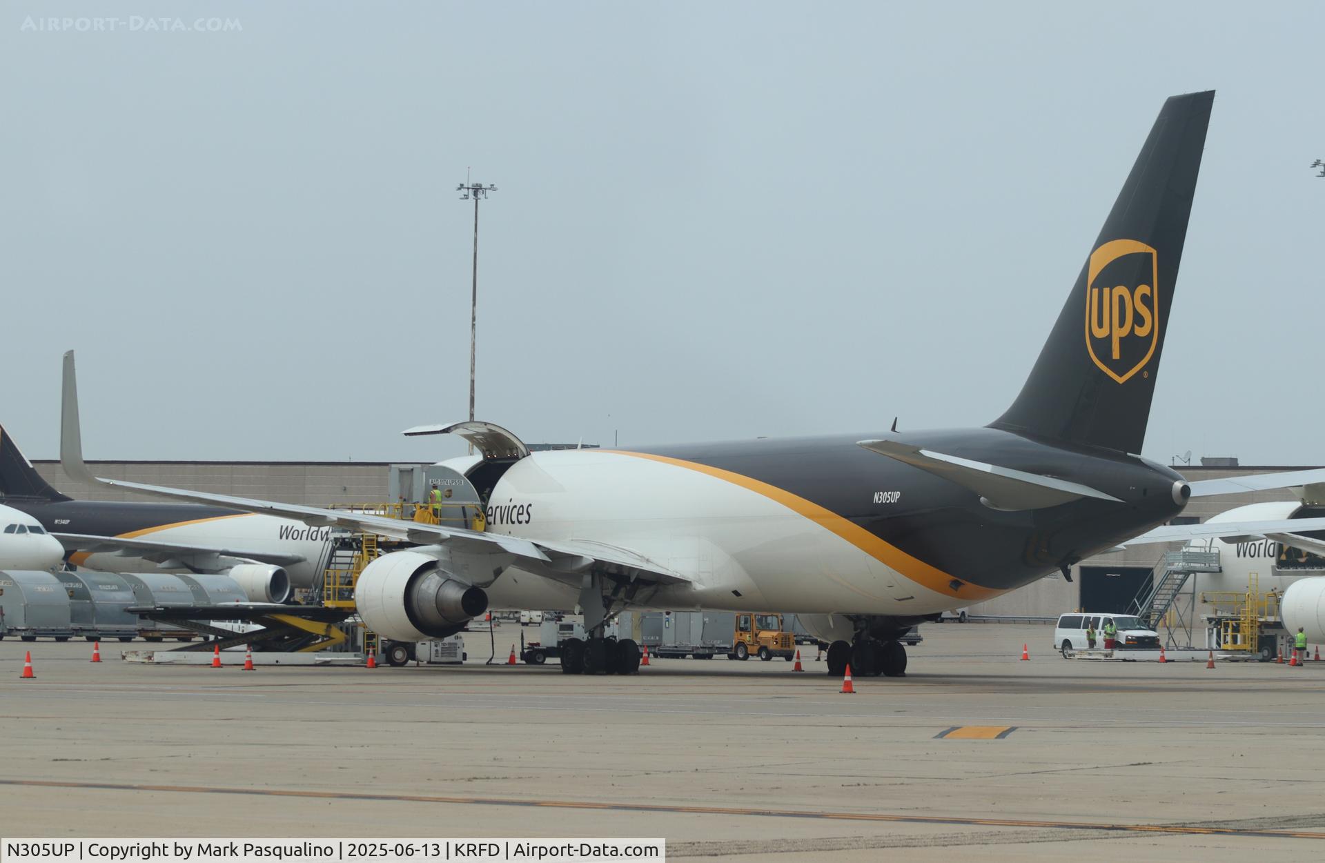 N305UP, 1995 Boeing 767-34AF/ER C/N 27243, Boeing 767-34AF