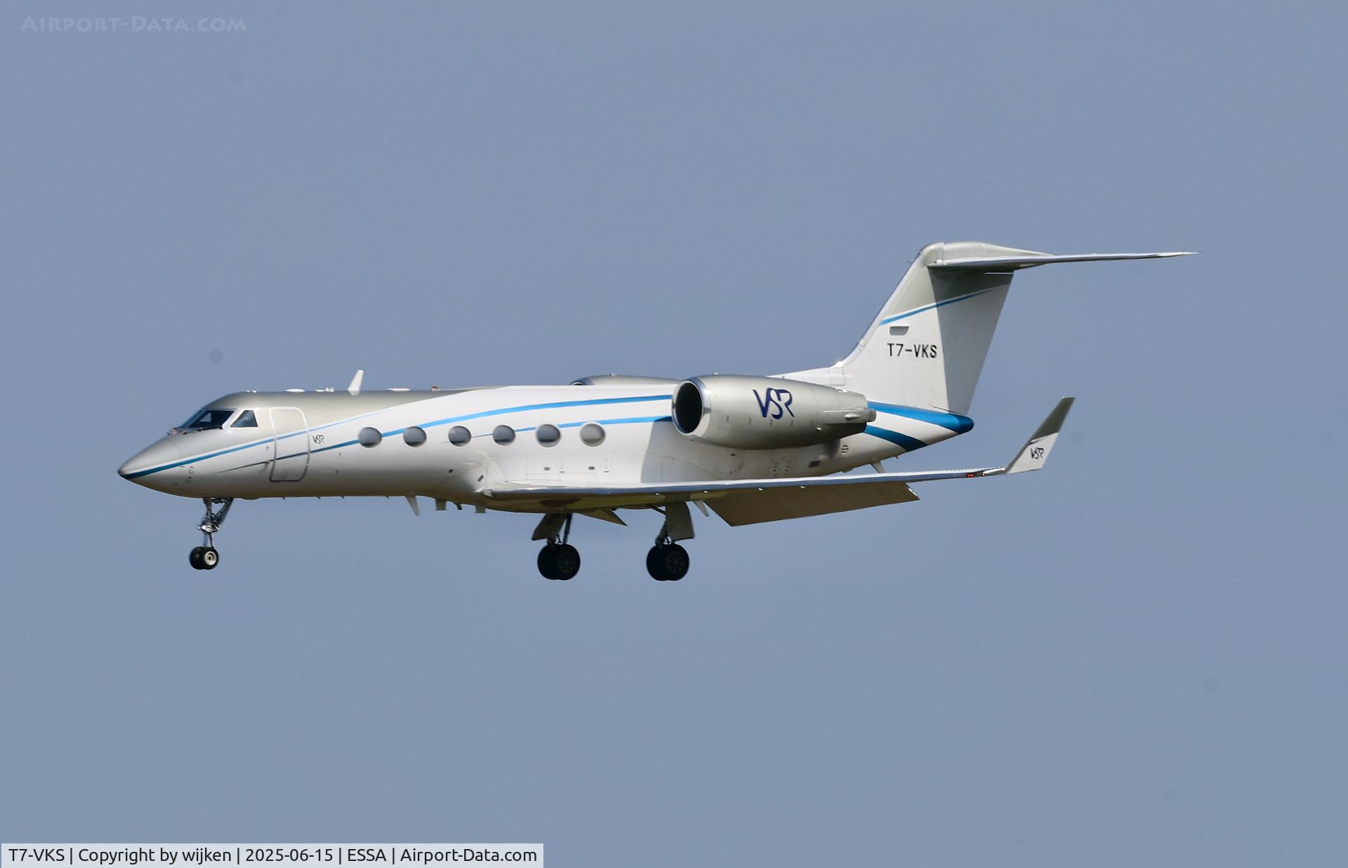 T7-VKS, 2001 Gulfstream Aerospace G-IV C/N 1466, Rwy 26