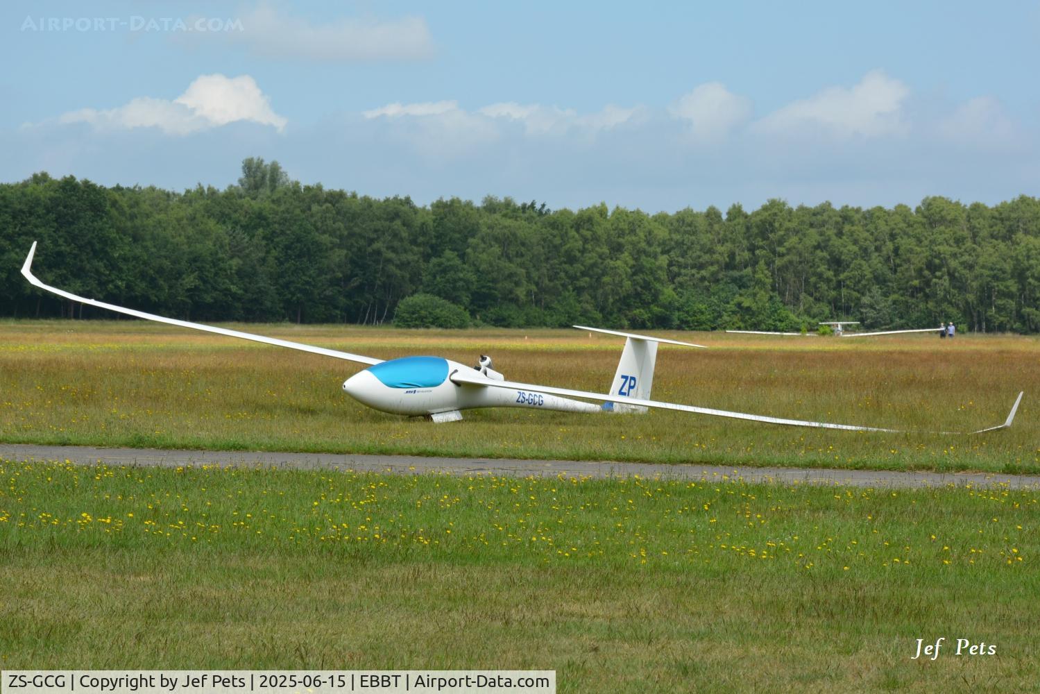 ZS-GCG, 2010 Jonker Sailplanes JS 1B Revelation C/N 1B-004, ZS-GCG with MD-TJ42 turbojet engine at Brasschaat.