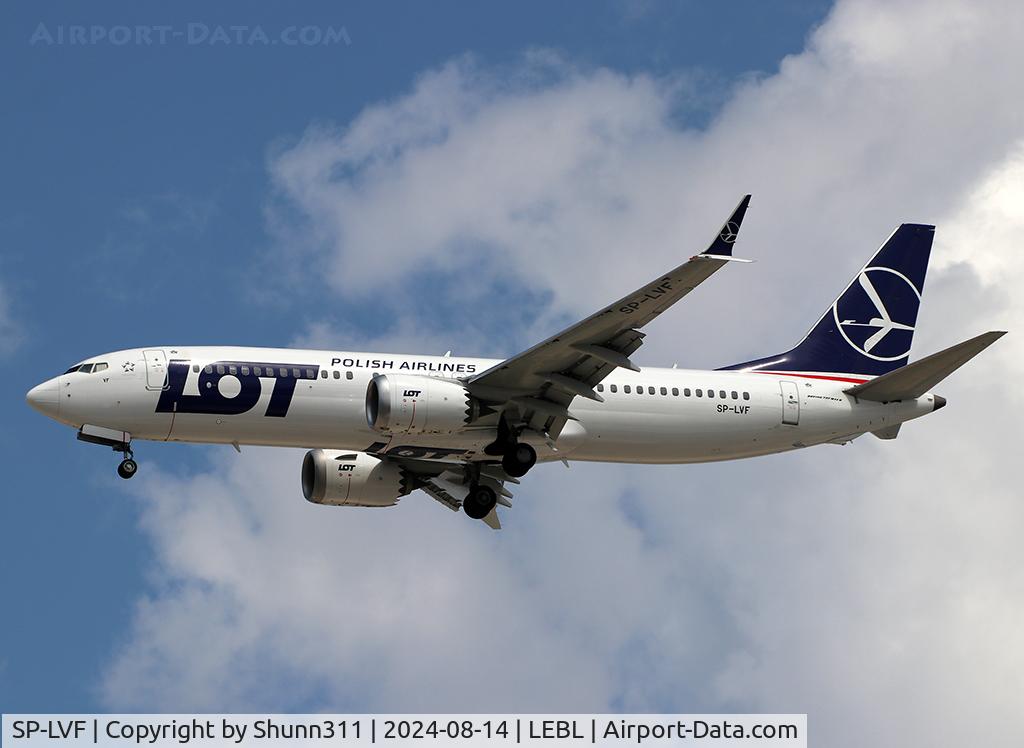 SP-LVF, 2021 Boeing 737-8 MAX C/N 43320, Landing rwy 24R