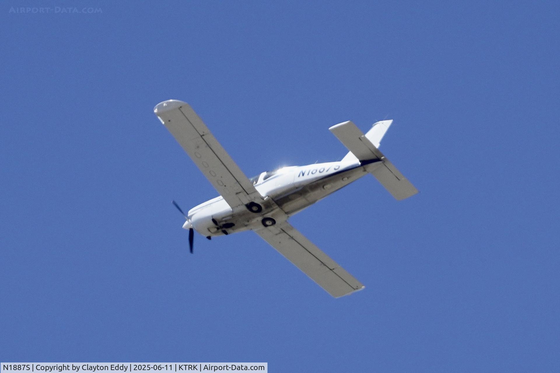 N1887S, 1999 Socata TB-20 TRINIDAD C/N 1887, Truckee Tahoe airport in California 2025