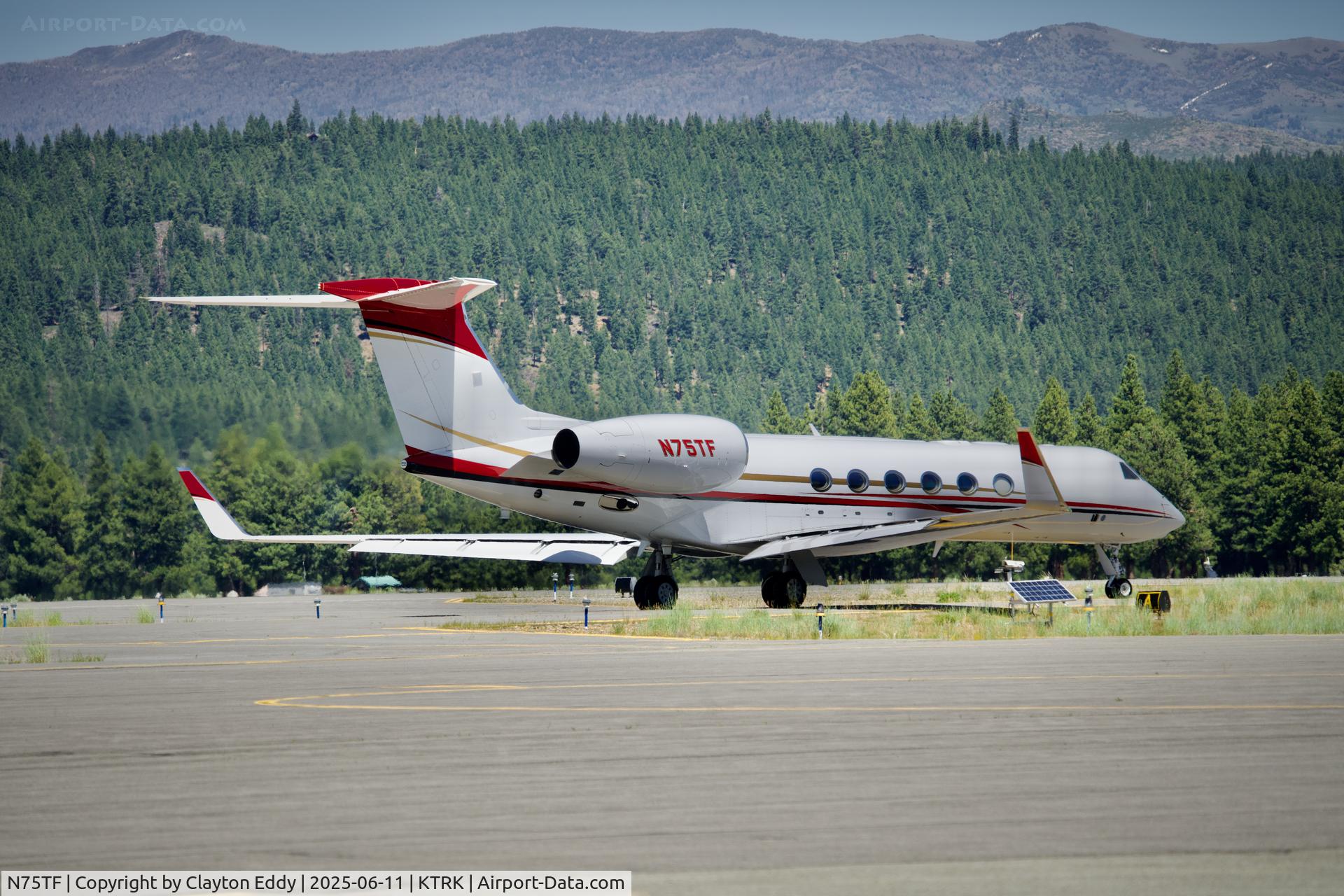 N75TF, 2011 Gulfstream Aerospace GV-SP (G550) C/N 5333, Truckee-Tahoe airport in California 2025