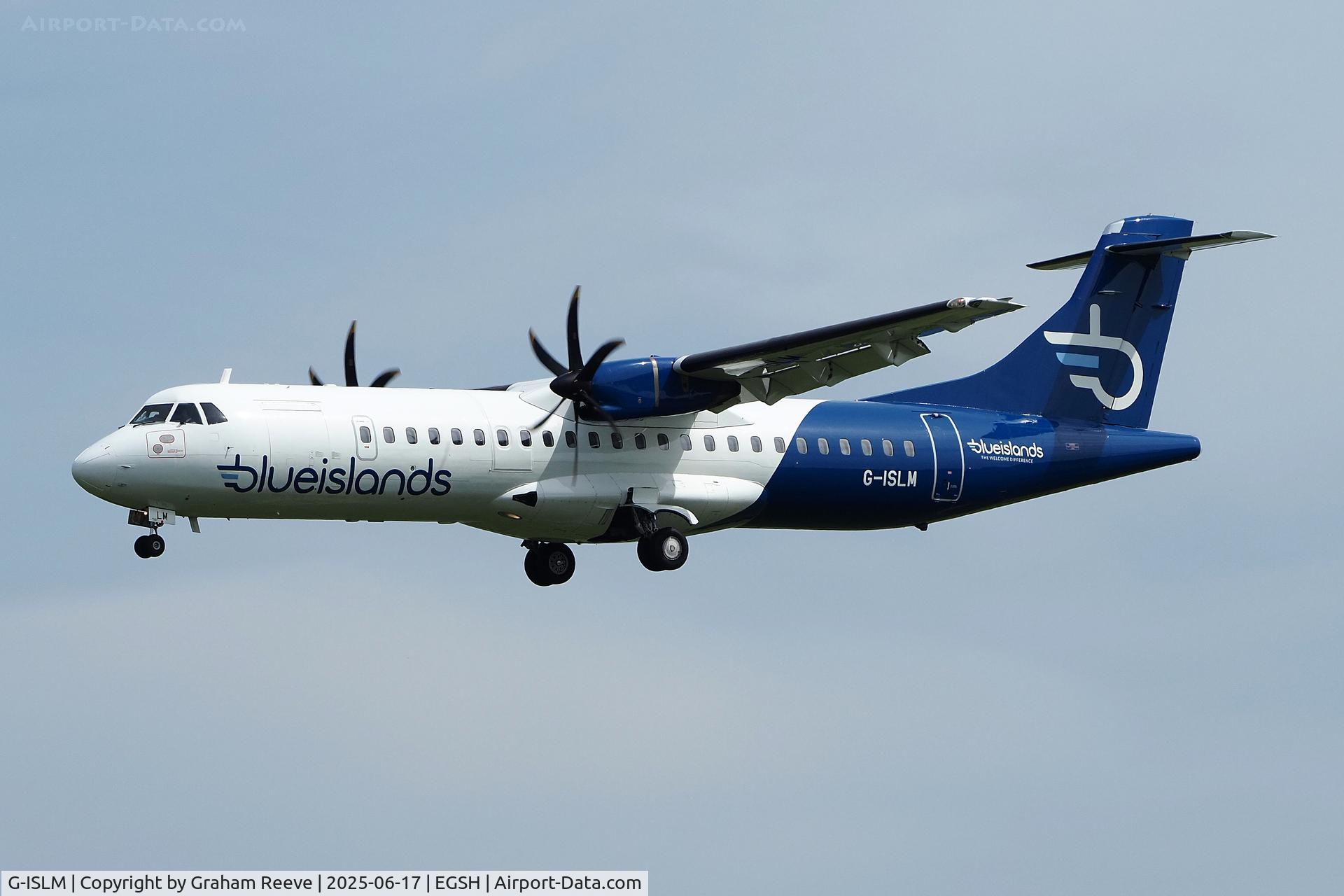 G-ISLM, 2007 ATR 72-212A C/N 762, Landing at Norwich.