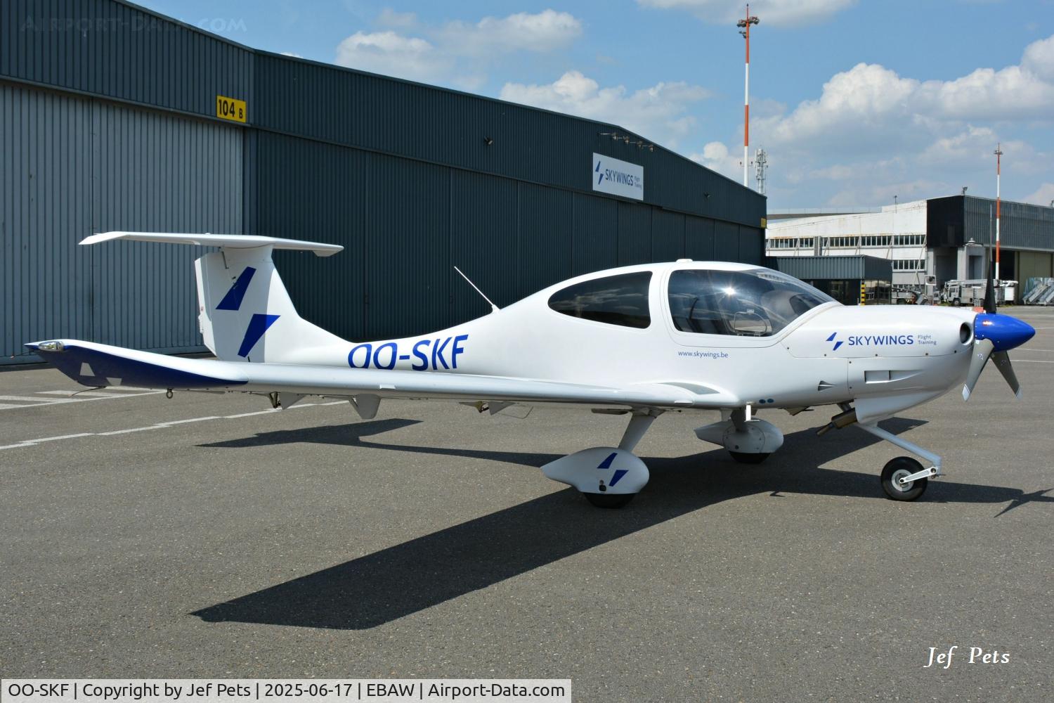 OO-SKF, Diamond DA-40D Diamond Star C/N D4.286, Skywings Flight Training at Antwerp Airport.
