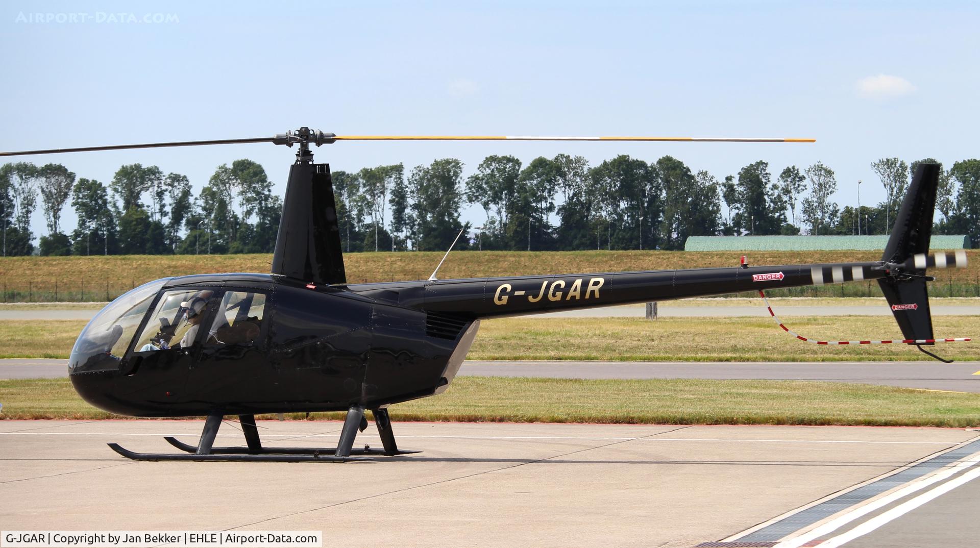 G-JGAR, 2004 Robinson R44 Raven II C/N 10513, Lelystad Airport