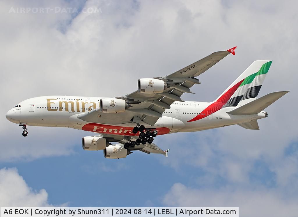 A6-EOK, 2015 Airbus A380-861 C/N 184, Landing rwy 24R in new c/s