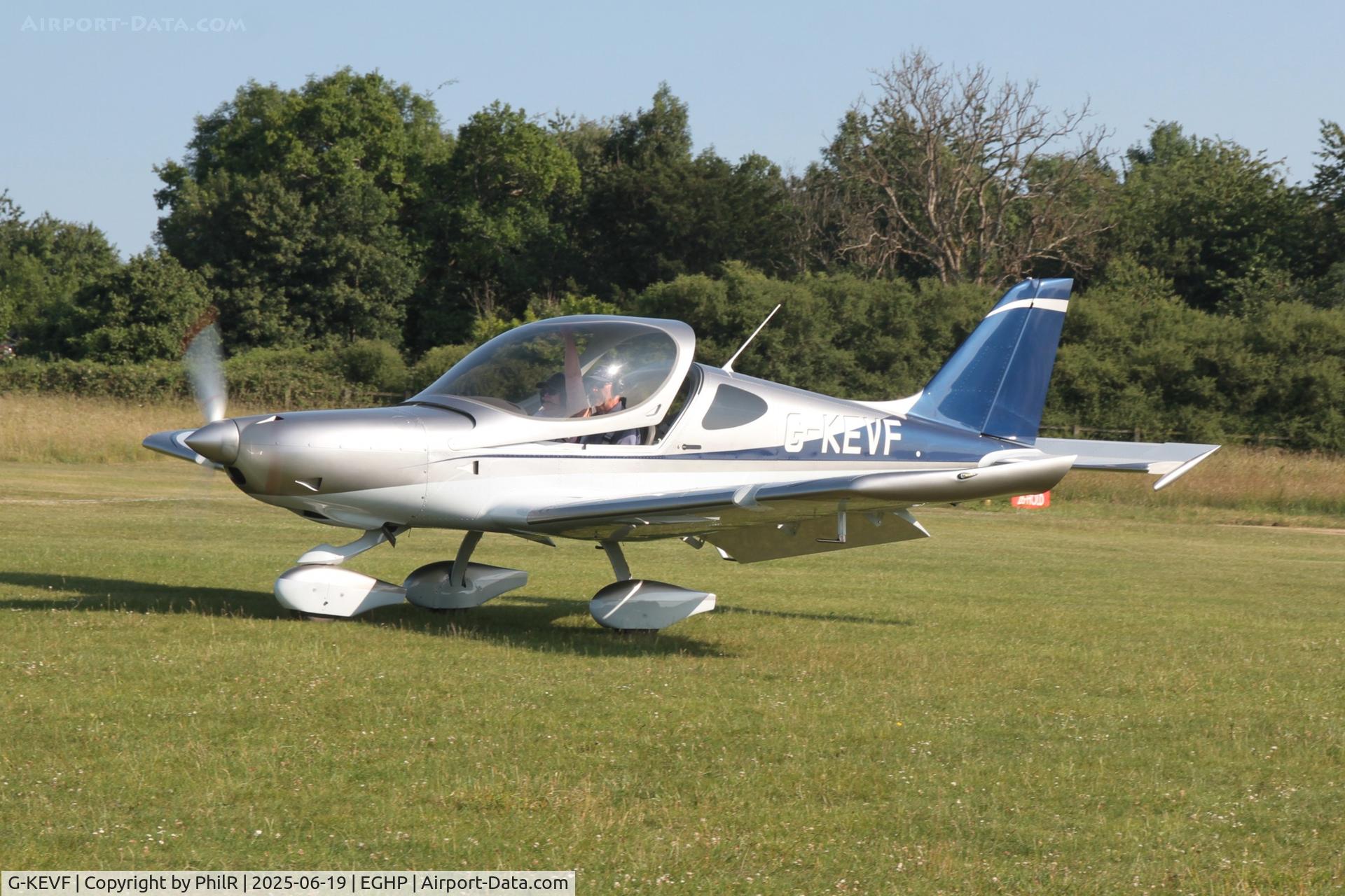 G-BXSI, 1998 Jabiru SK C/N PFA 274-13204, G-KEVF 2023 Bristell NG5 Speed Wing Fly In Popham
