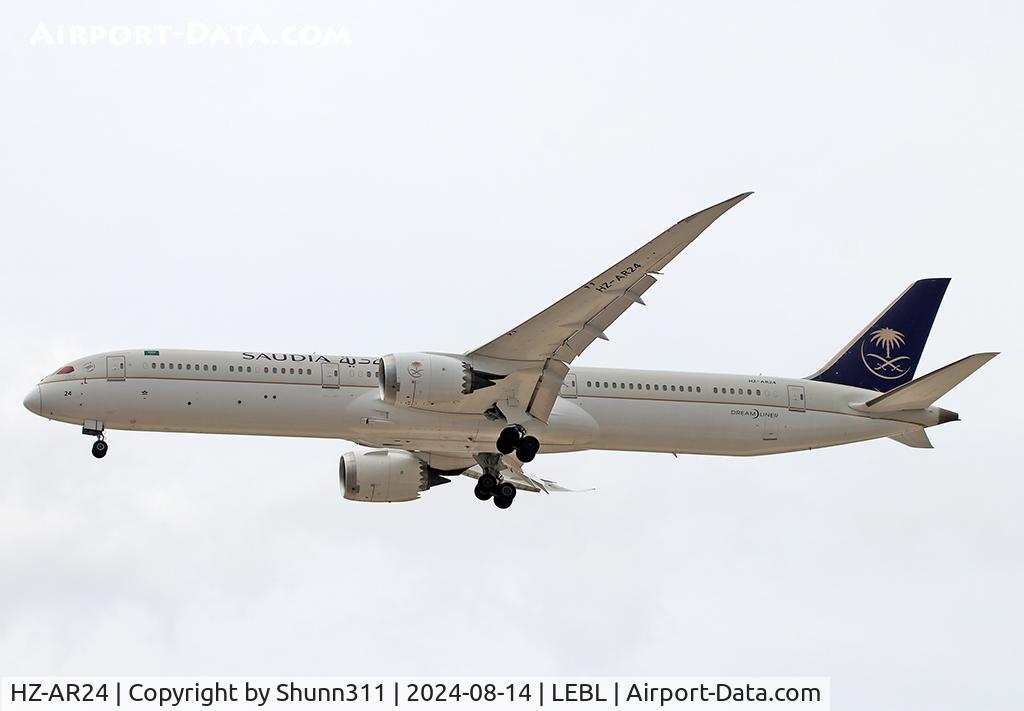 HZ-AR24, 2019 Boeing 787-10 Dreamliner C/N 40050, Landing rwy 24R