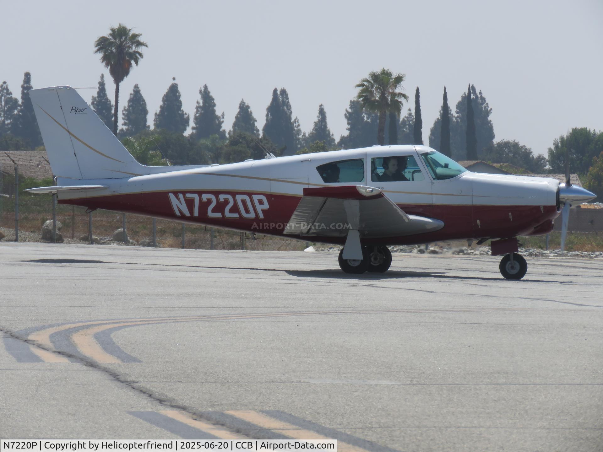 N7220P, 1960 Piper PA-24-250 Comanche C/N 24-2392, Preparing to take off