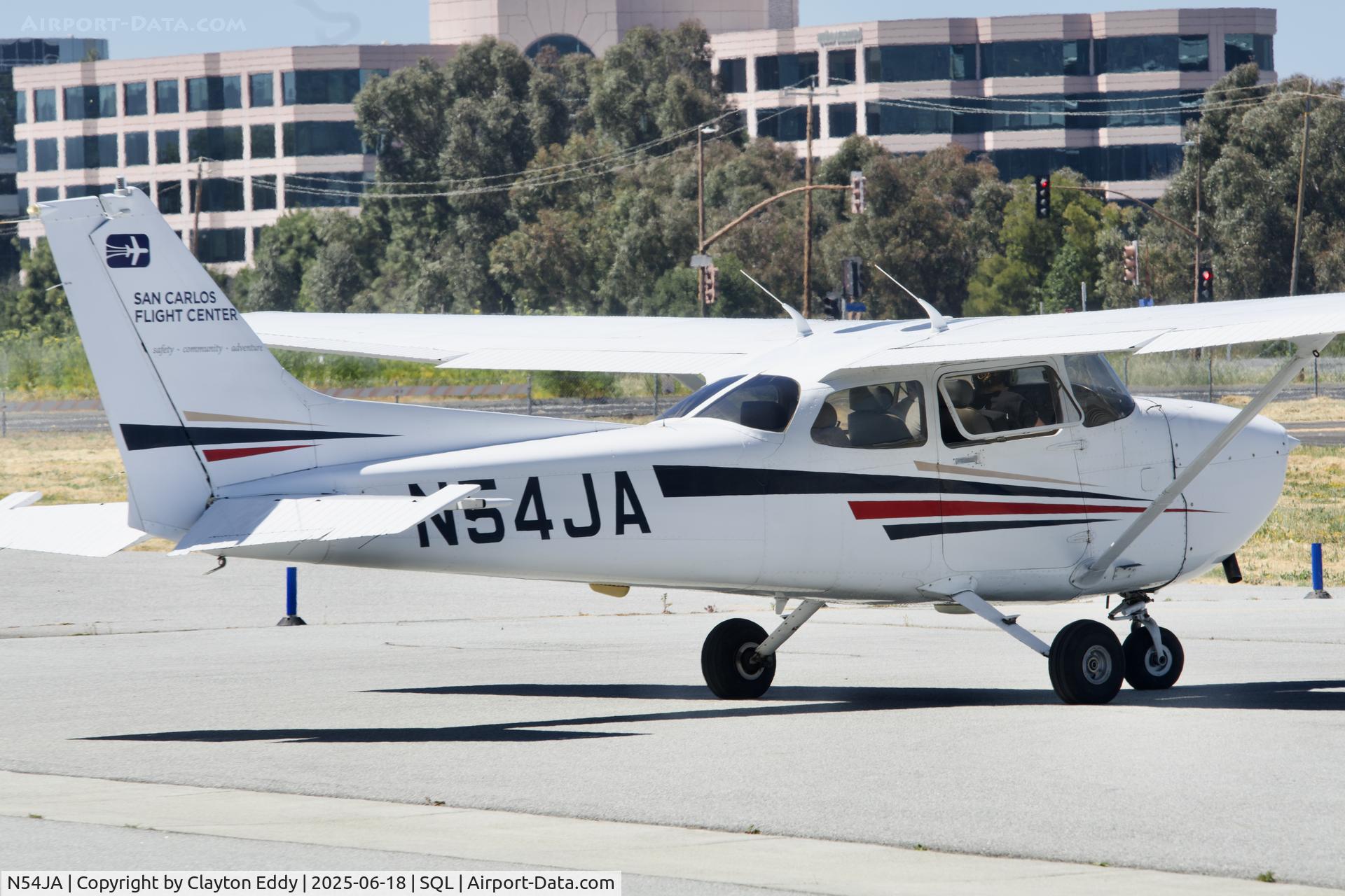 N54JA, 1998 Cessna 172R C/N 17280607, San Carlos Airport in California 2025
