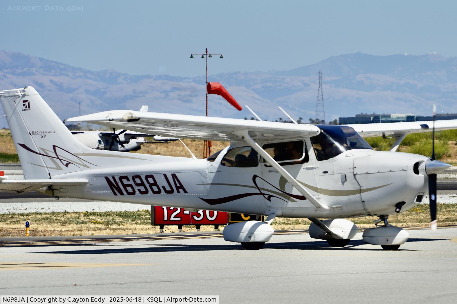 N698JA, 2008 Cessna 172S Skyhawk SP C/N 172S10698, San Carlos Airport in California 2025