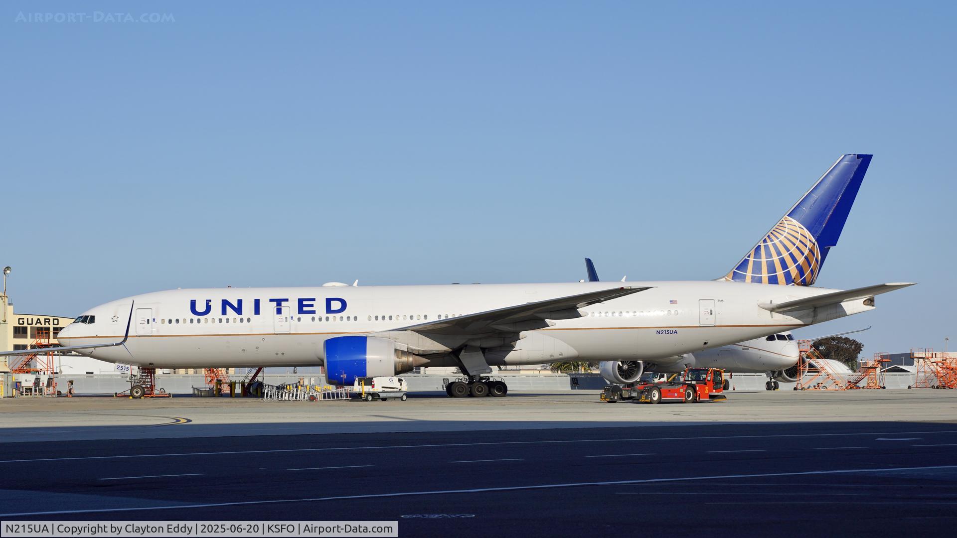 N215UA, 2000 Boeing 777-222 C/N 30221, SFO 2025