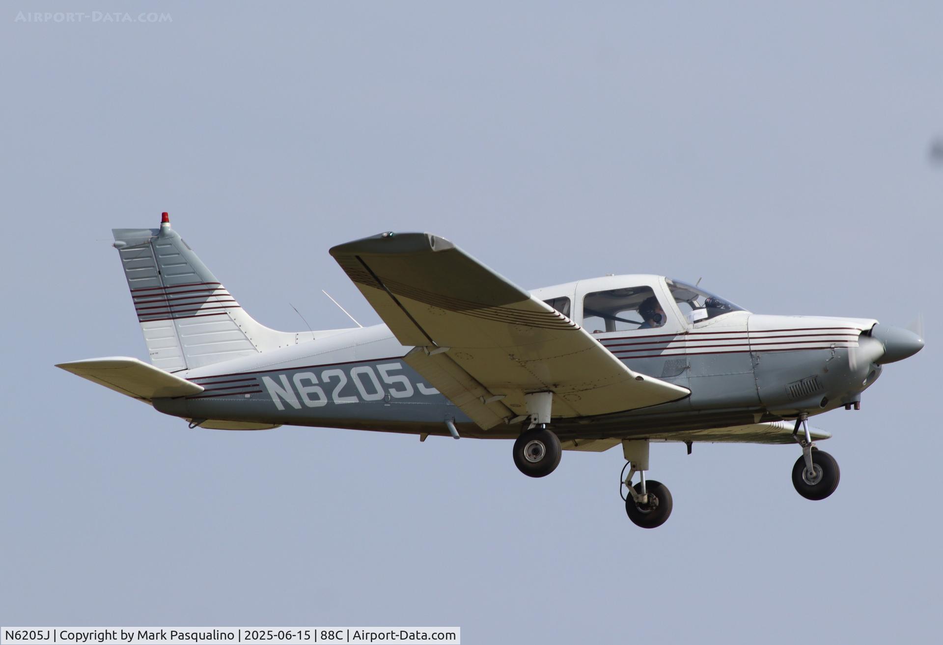 N6205J, 1976 Piper PA-28-181 C/N 28-7690371, Piper PA-28-181